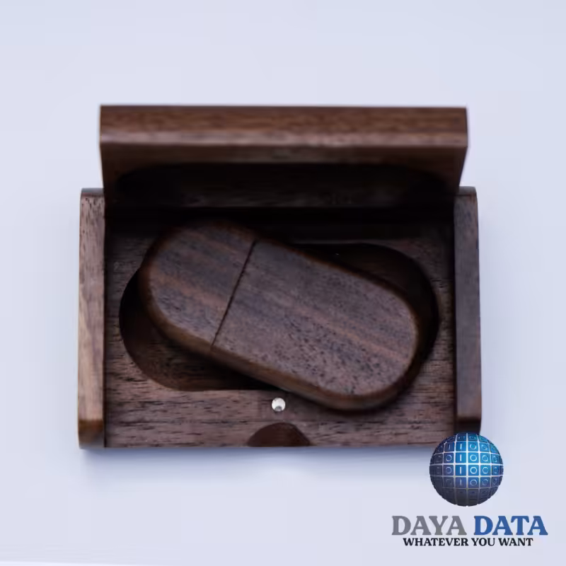 فلش مموری  دایا دیتا  ست لوکس  چوبی مدل WO1000-69  ظرفیت128GB -USB3 رنگ گردویی
