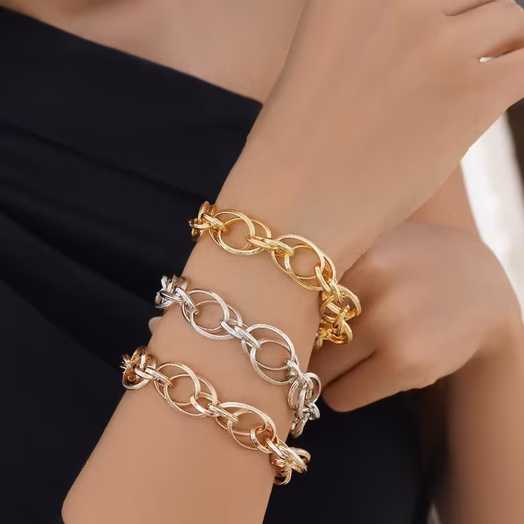 دستبند زنجیری کد11159 دو پیو درشت طرح طلا.در سه رنگ طلایی.رزگلد.سفید.آبکاری طلا و رادیوم.رنگ ثابت.ضدحساسیت