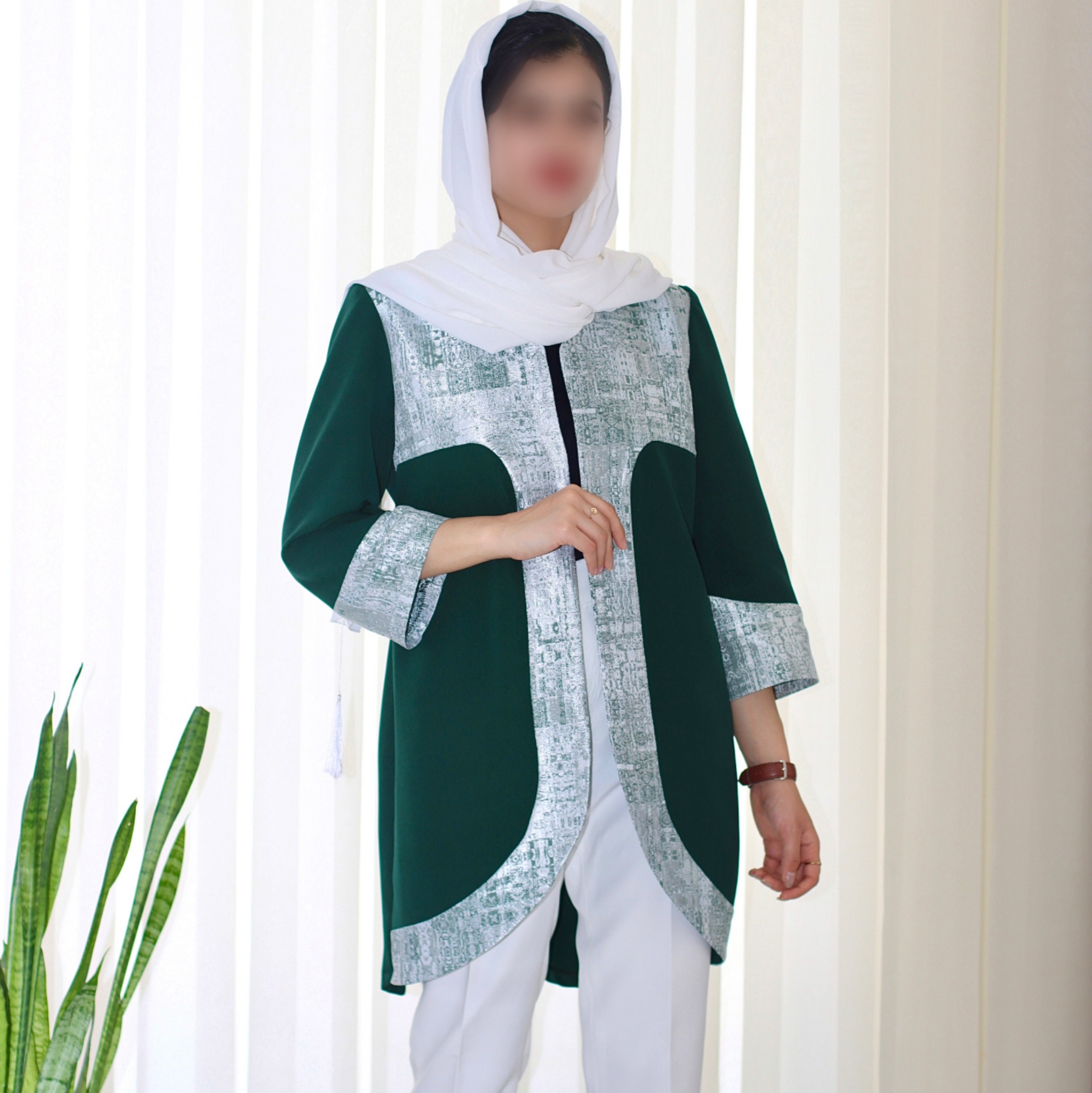 مانتو ترکیب ژاکارد و کرپ تک رنگ و سایزبندی