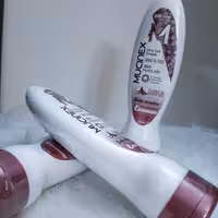 کرم دست و صورت( آبرسان قوی، مغذی، مرطوب کننده)
حاوی روغن نارگیل و اسانس هسته ی انگور (مناسب پوست های خشک و حساس)