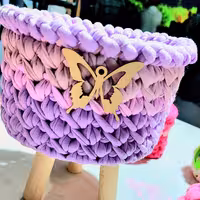 سبد تریکو پایه دار، طرح بافت مدل کج  راه ، قطر 15 ،سه رنگ