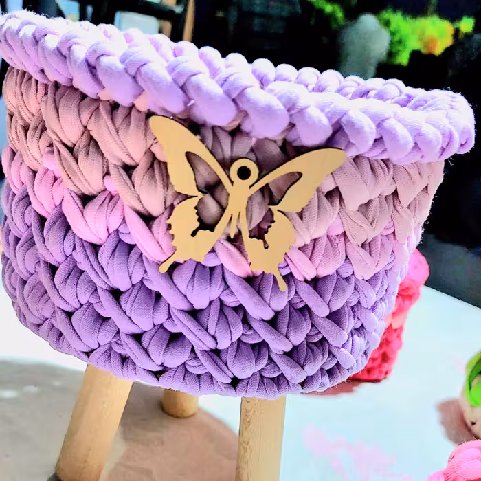 سبد تریکو پایه دار، طرح بافت مدل کج  راه ، قطر 15 ،سه رنگ