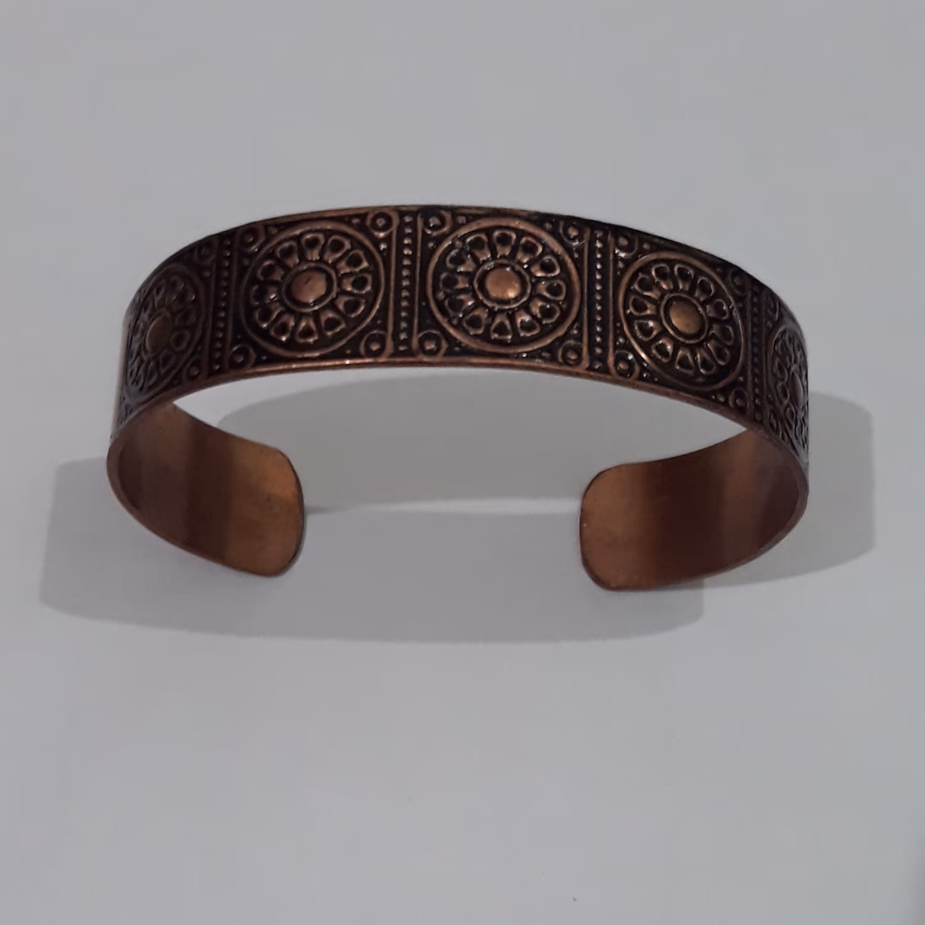 دستبند طراحی لوتوس گرد 