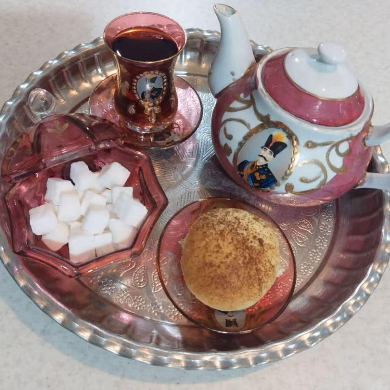 نان پنجیک یه خوراکی گردالی با مغزی شکلات یا کرم به سفارش مشتری