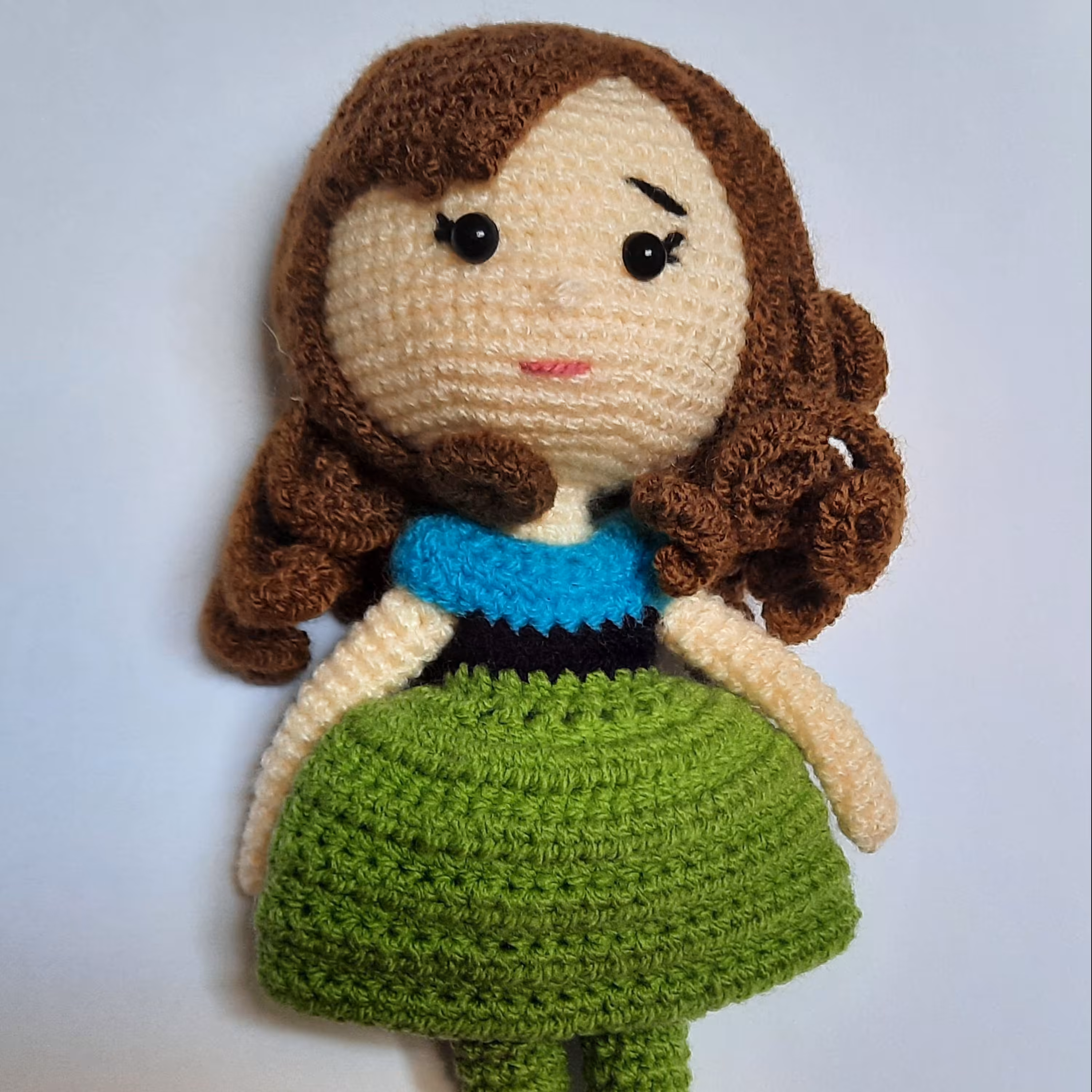 اسباب بازی عروسک بافتنی دختر آنا