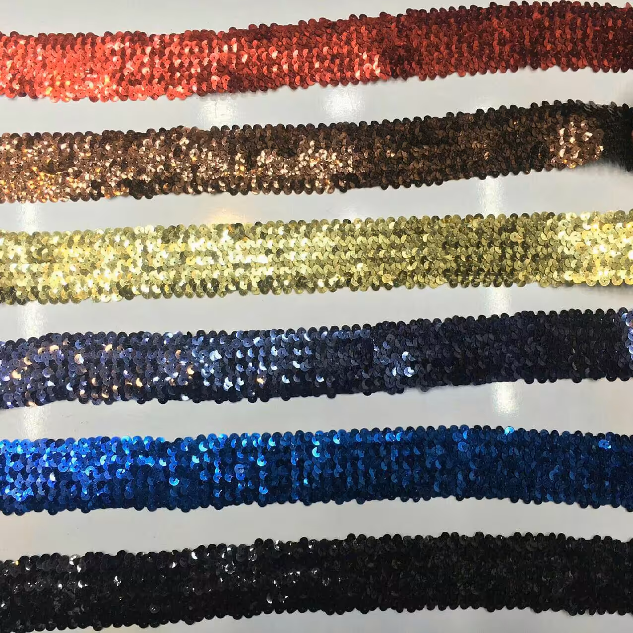 کد 1040. نوار فلس پولک کشی . نوار پولکی - نوار تزئینی - نوار پلیسه . نوار سازمانی . نوار منگوله ای