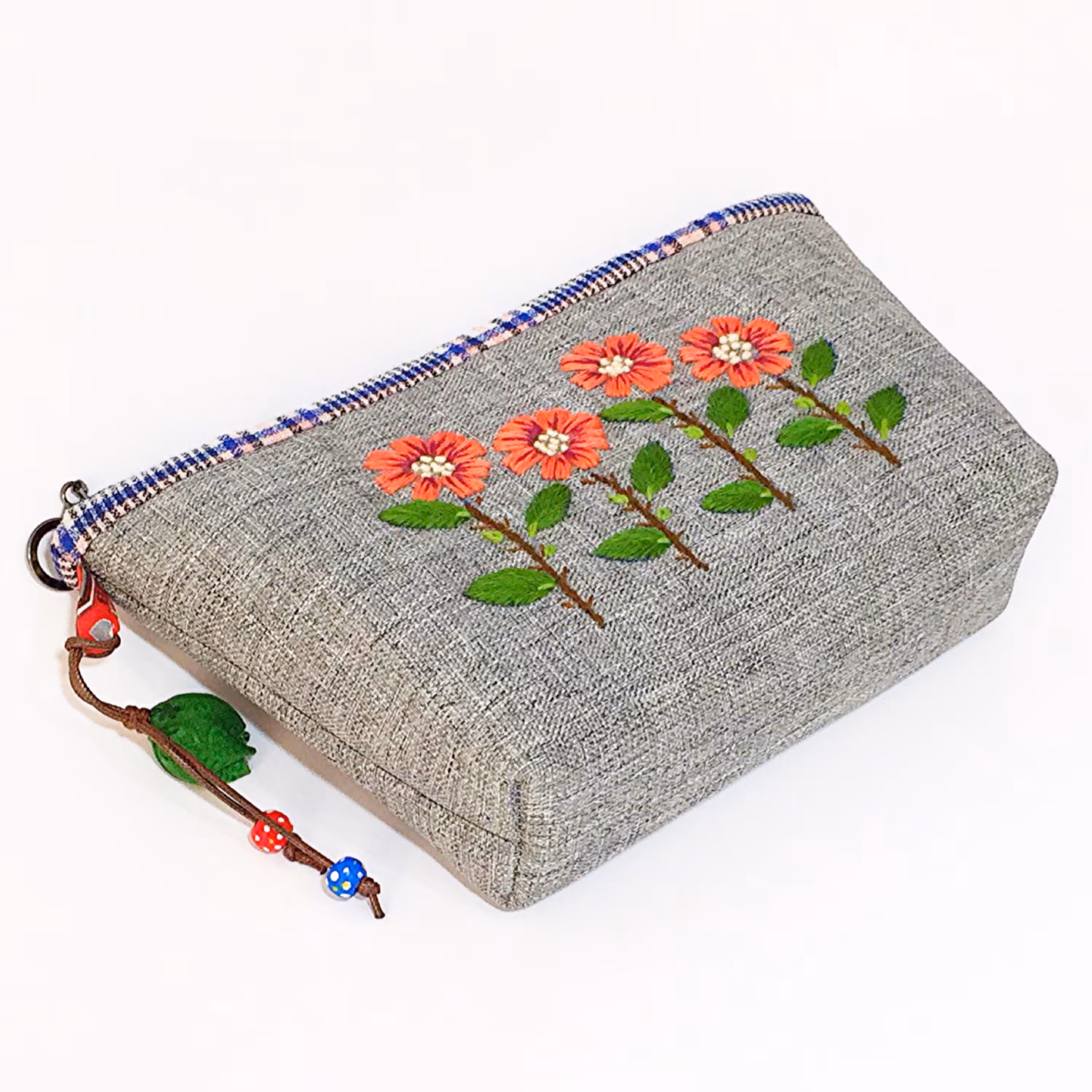 کیف لوازم ارایش گلدوزی شده