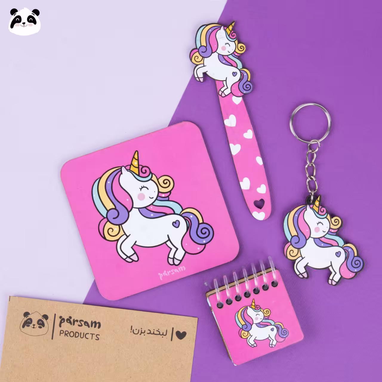 ست چهار تکه یونیکورن شامل بوکمارک دسته کلید،  دفترچه یادداشت نقلی،  زیر لیوانی رنگ صورتی 