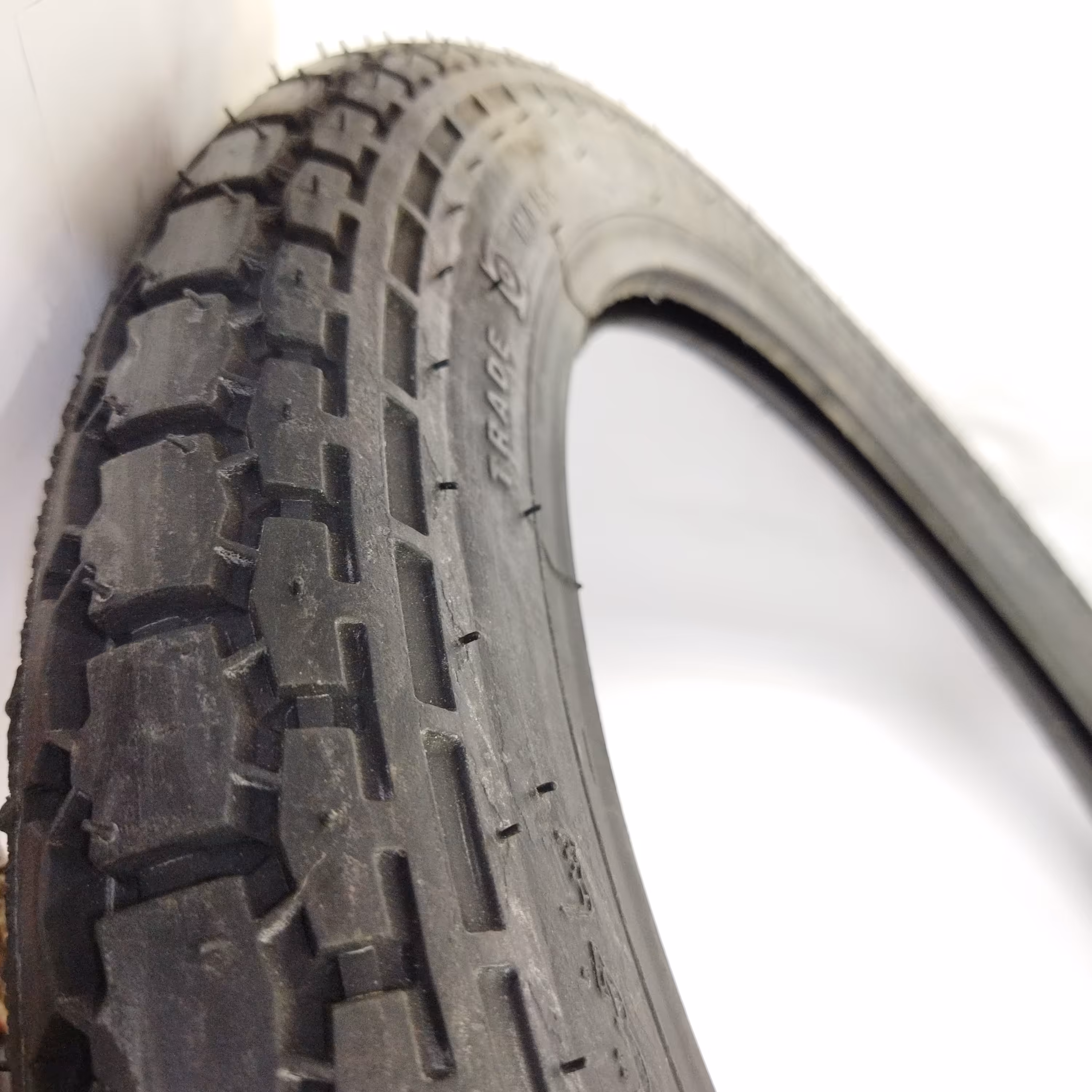 لاستیک عقب 30018 گل صاف موتور سیکلت هوندا 125 150 200 CDI CG  مارک یاسا 