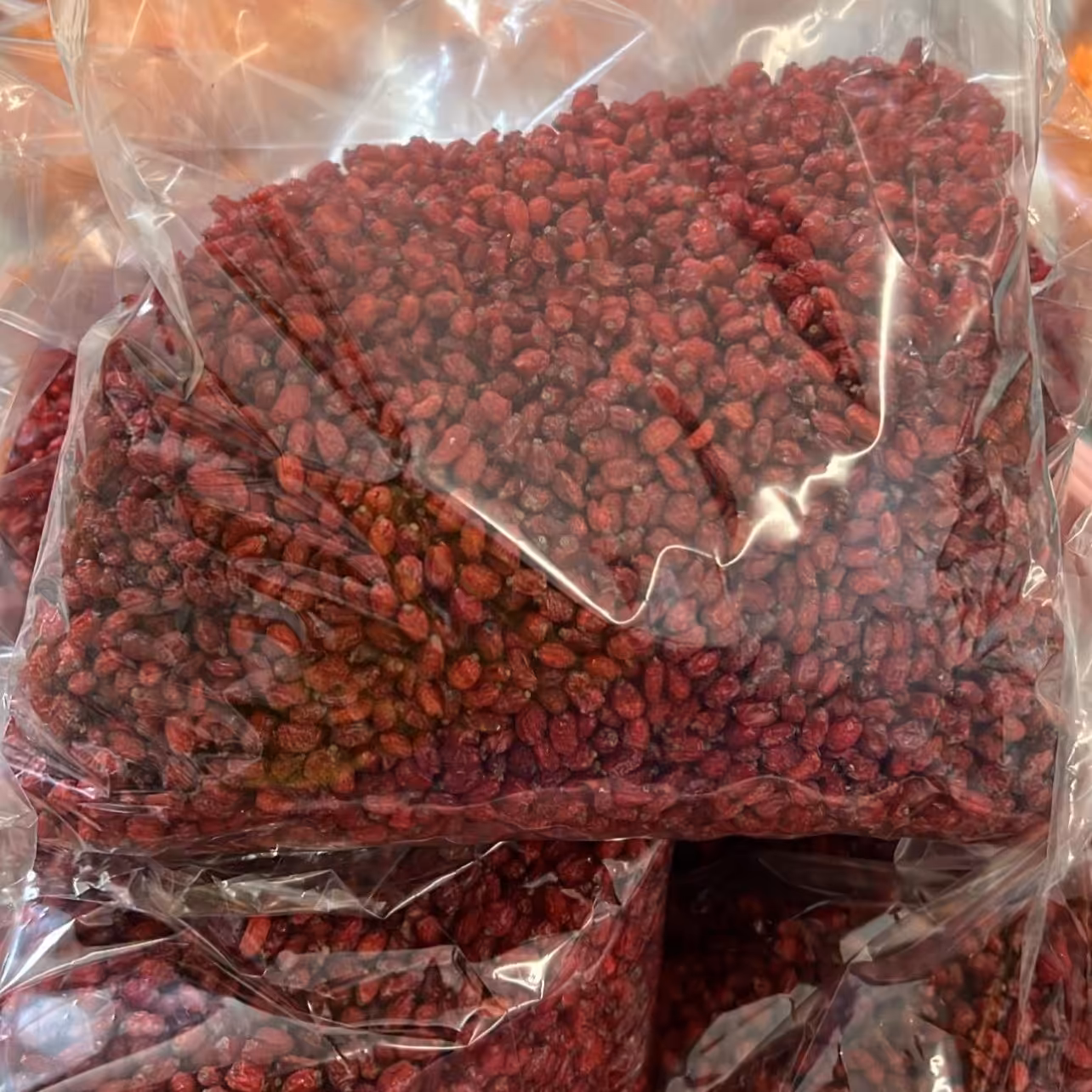 زرشک درجه یک   قائنات  500گرمی 100هزارتومان بشرط عالی.