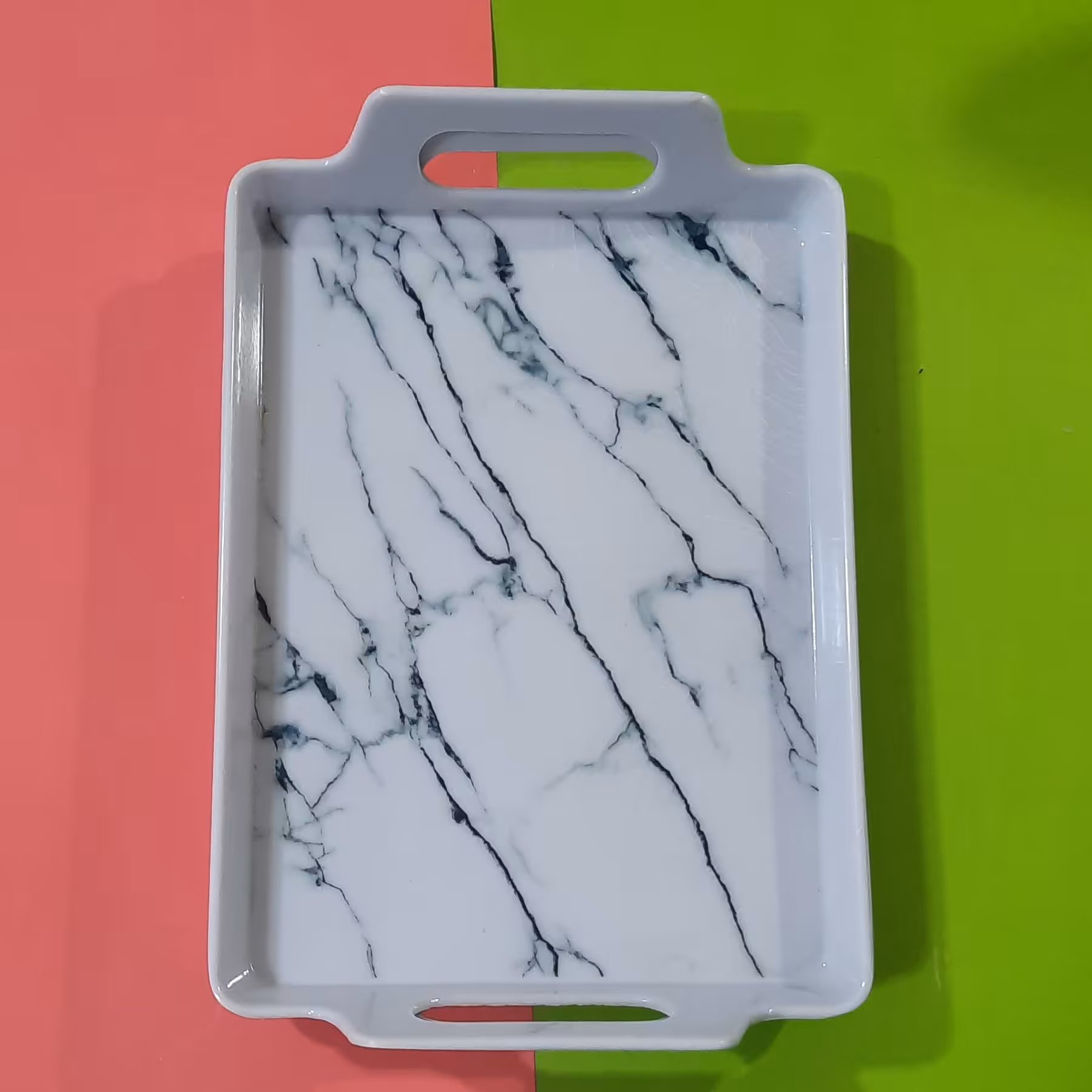 سینی مستطیلی دسته دار ملامین طرحدار  موجود در فروشگاه باقری