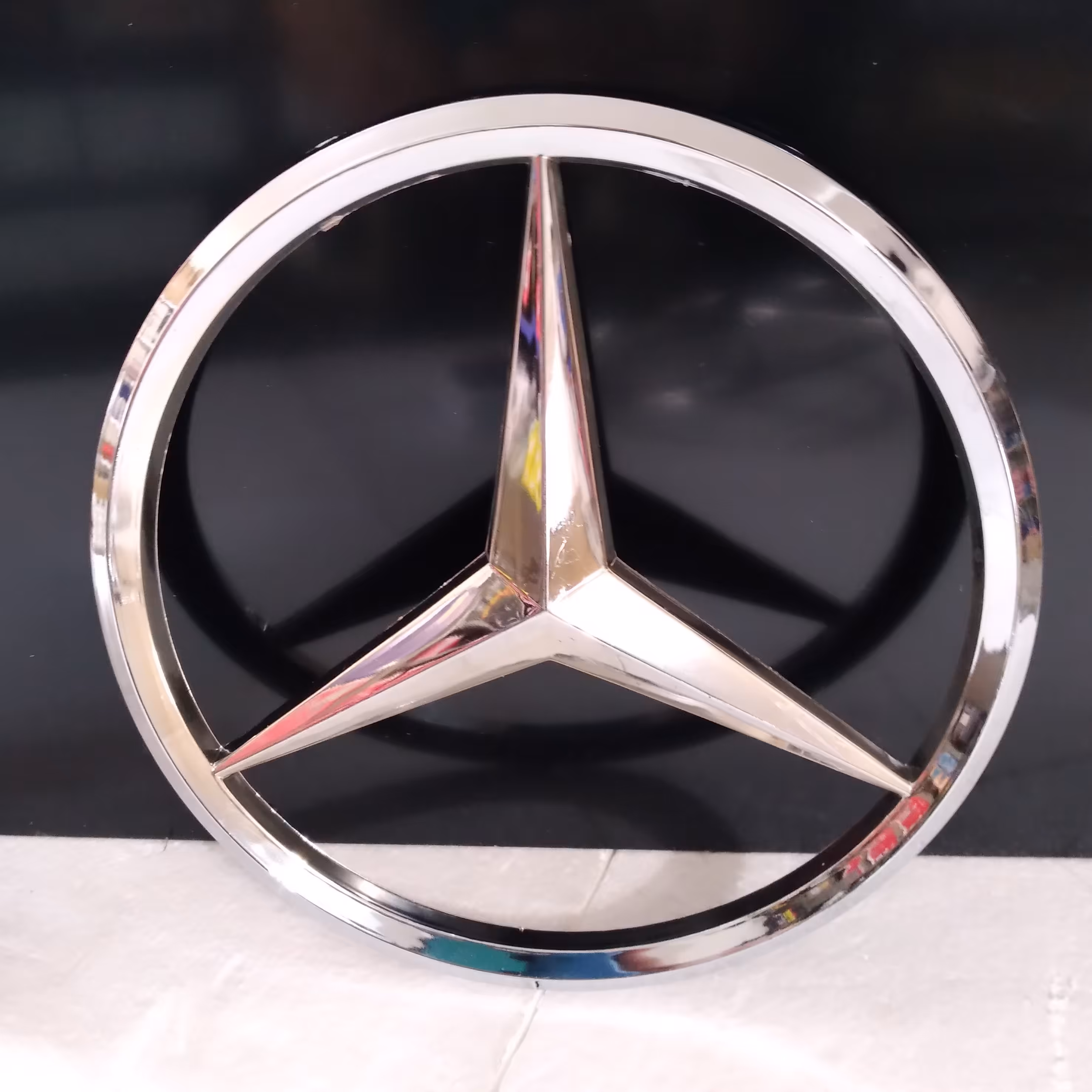 ستاره بنز جلوپنجره  بنز مینی بوس وخاور  قدیم 608 و 808 و پشت پیچی   جنس لاکی درجه یک