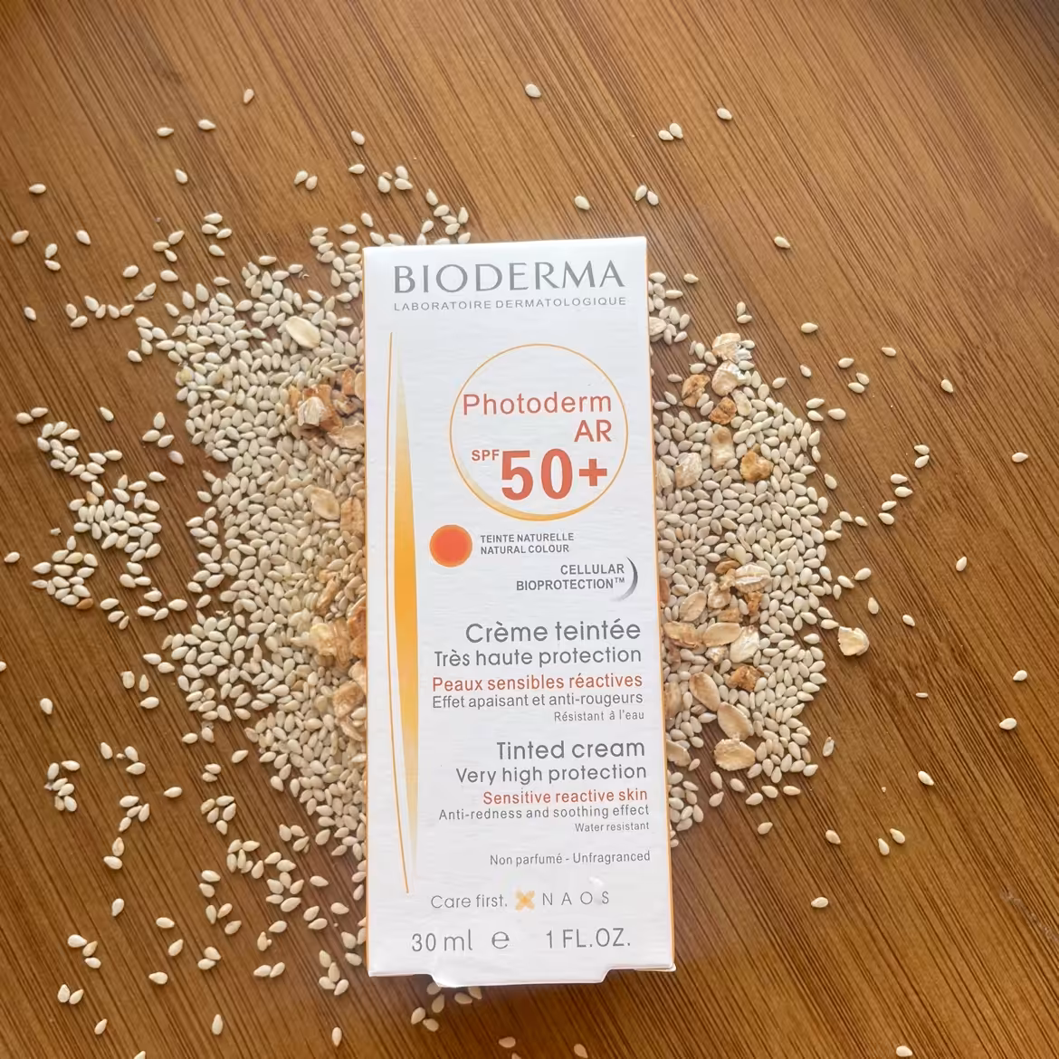 ضد آفتاب رنگی فتودرم ای آر بیودرما 30 میل