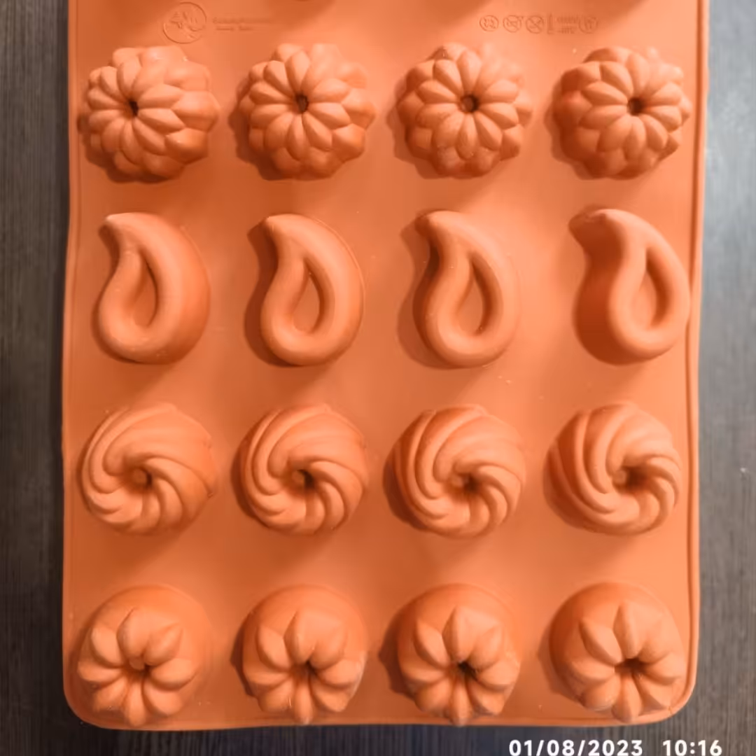 قالب سیلیکون حلوایی برشتوک شیفون دار 