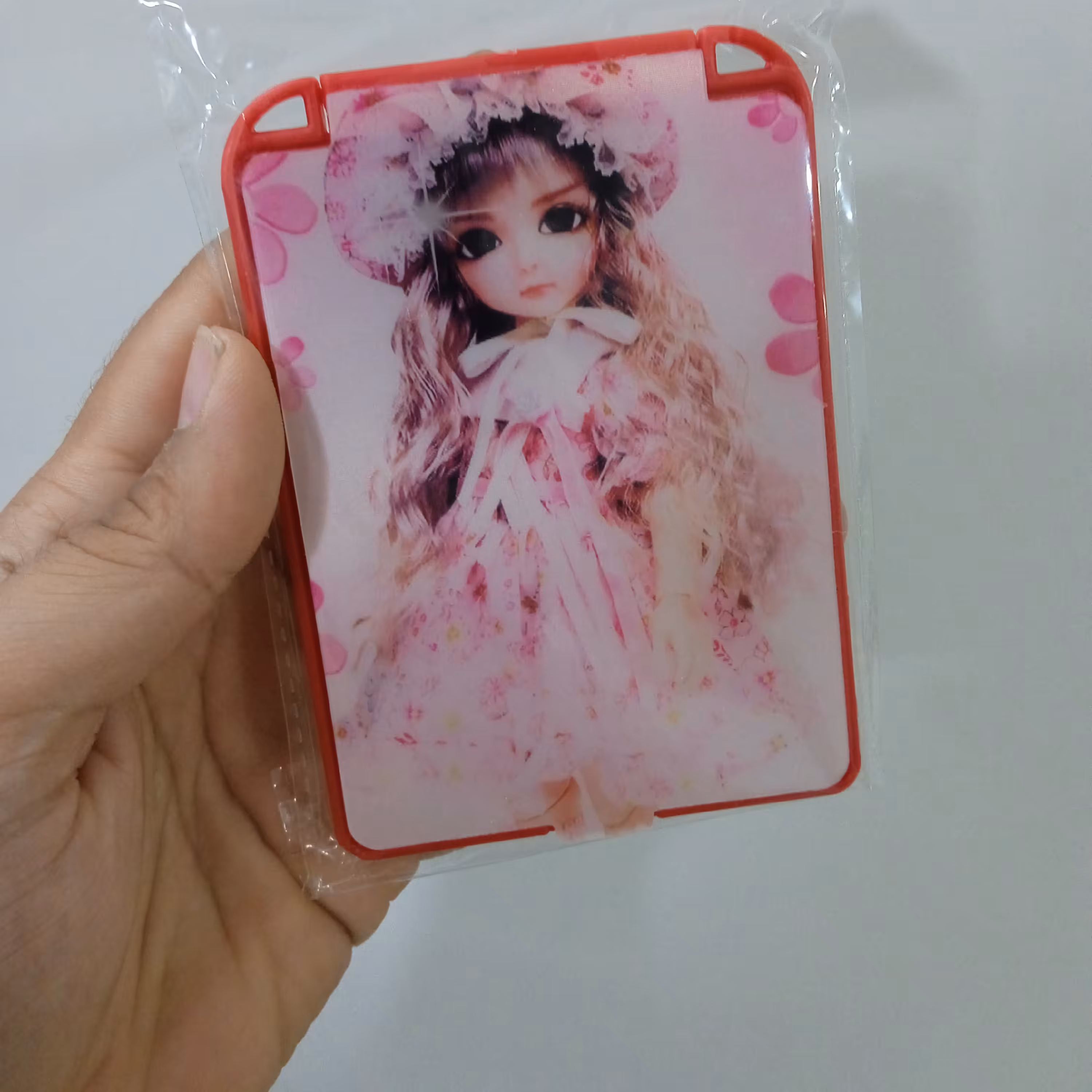 آینه جیبی دخترانه مدل چشمک زن سایز متوسط رنگ فریم قرمز آینه دخترانه 