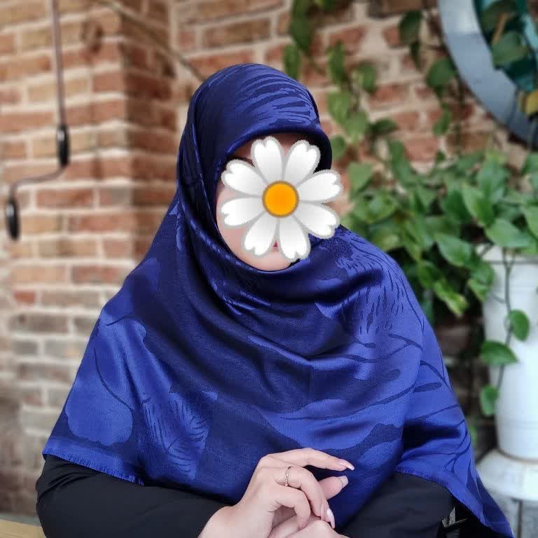 روسری کشمیر ژاکارد اعلا براق دورو 
ریشه پرزی کیفیت بی نظیر و متفاوت
سُر نمیباشد
قواره:140 وارداتی درجه یک