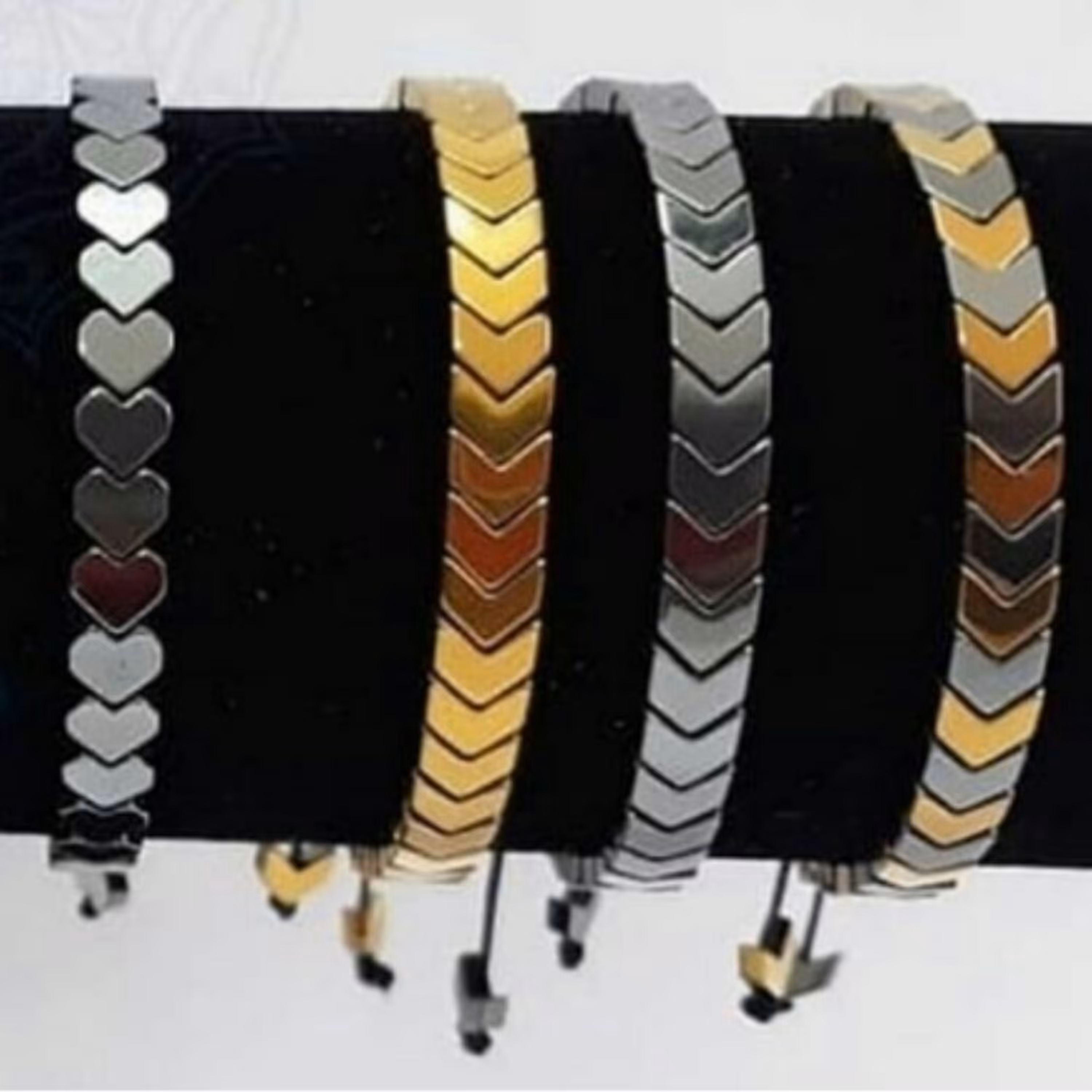 سه عدد دستبند حدید نقره ای و طلایی