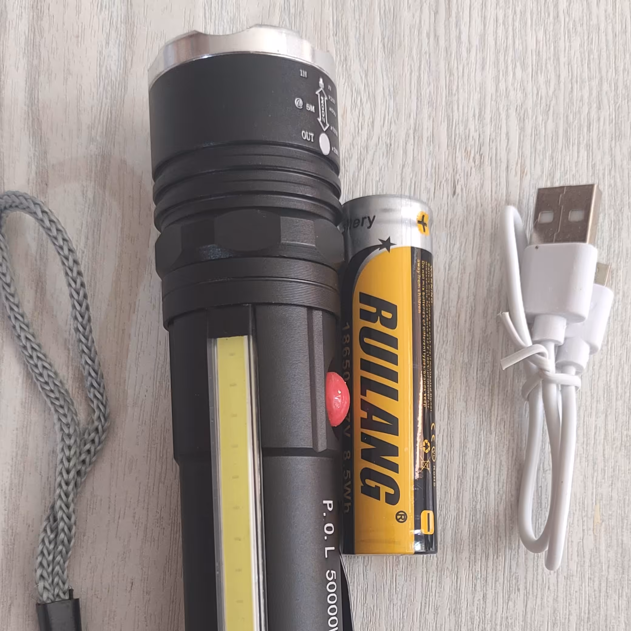 چراغ قوه پلیسی  t6 26با بدنه مقاوم آلمینیومی