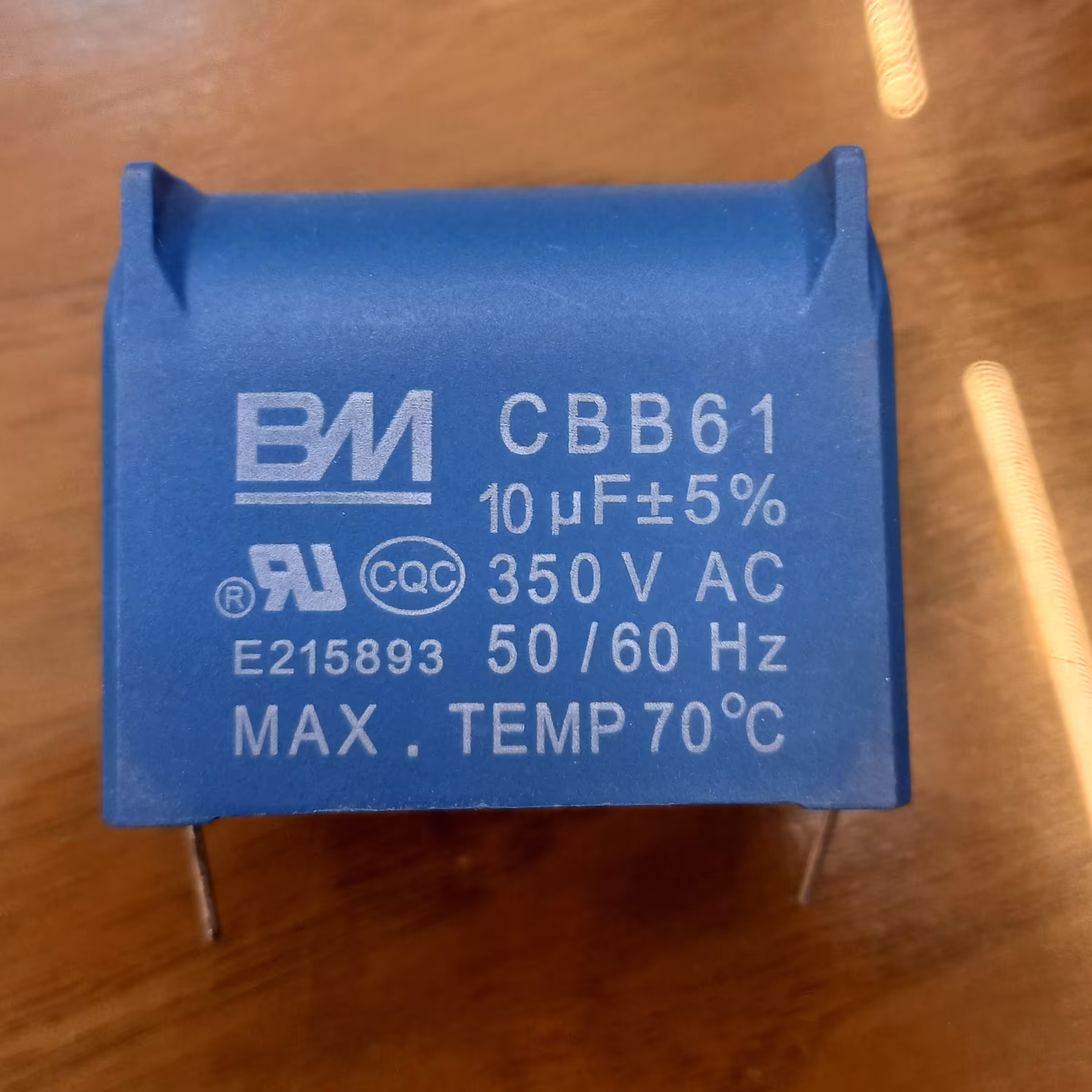 خازن 10میکروفاراد 350 ولت AC mkt   خازن اروپایی