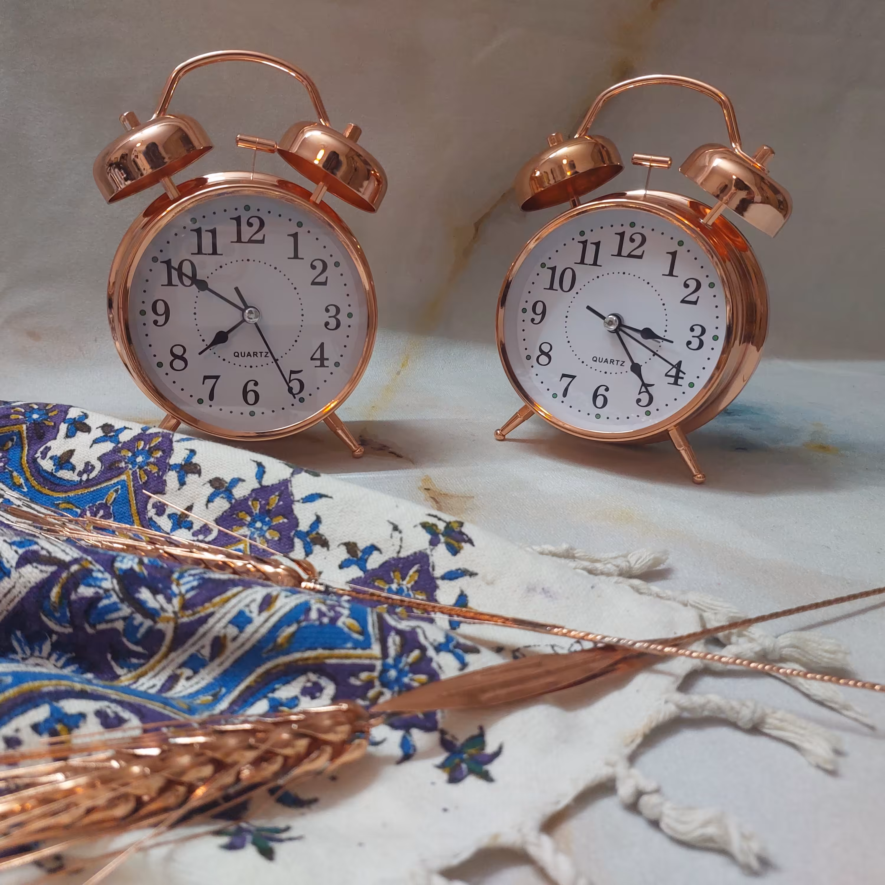 ساعت شماطه دار رنگ مسی