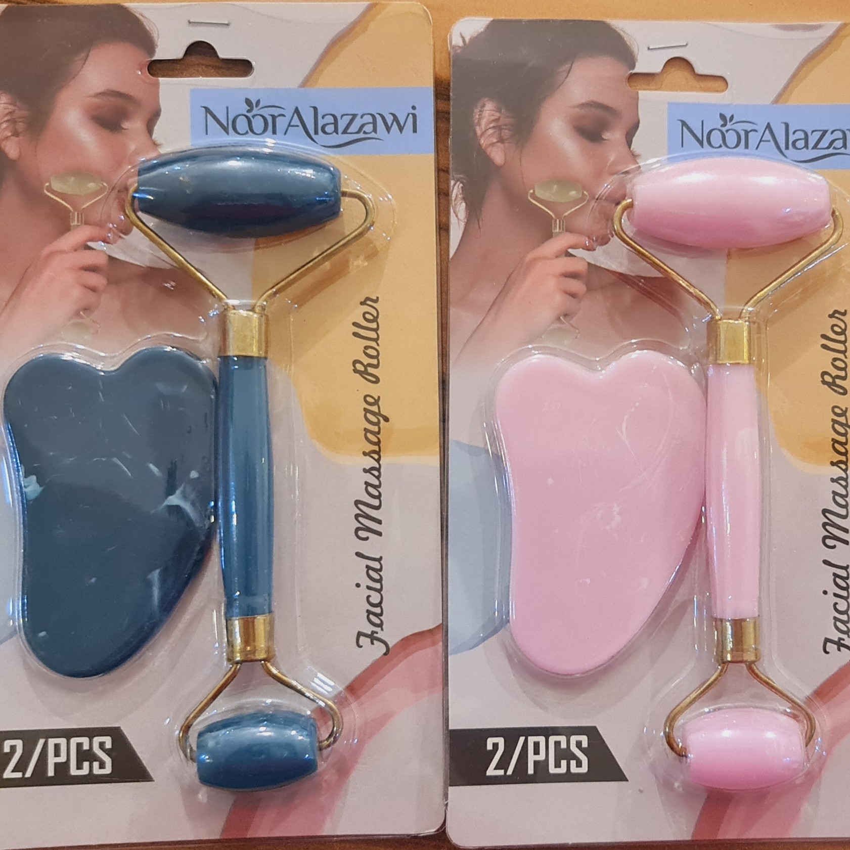 ماساژور صورت جید رولر همراه با سنگ ماساژ گواشا..همین دورنگ باقی مانده

