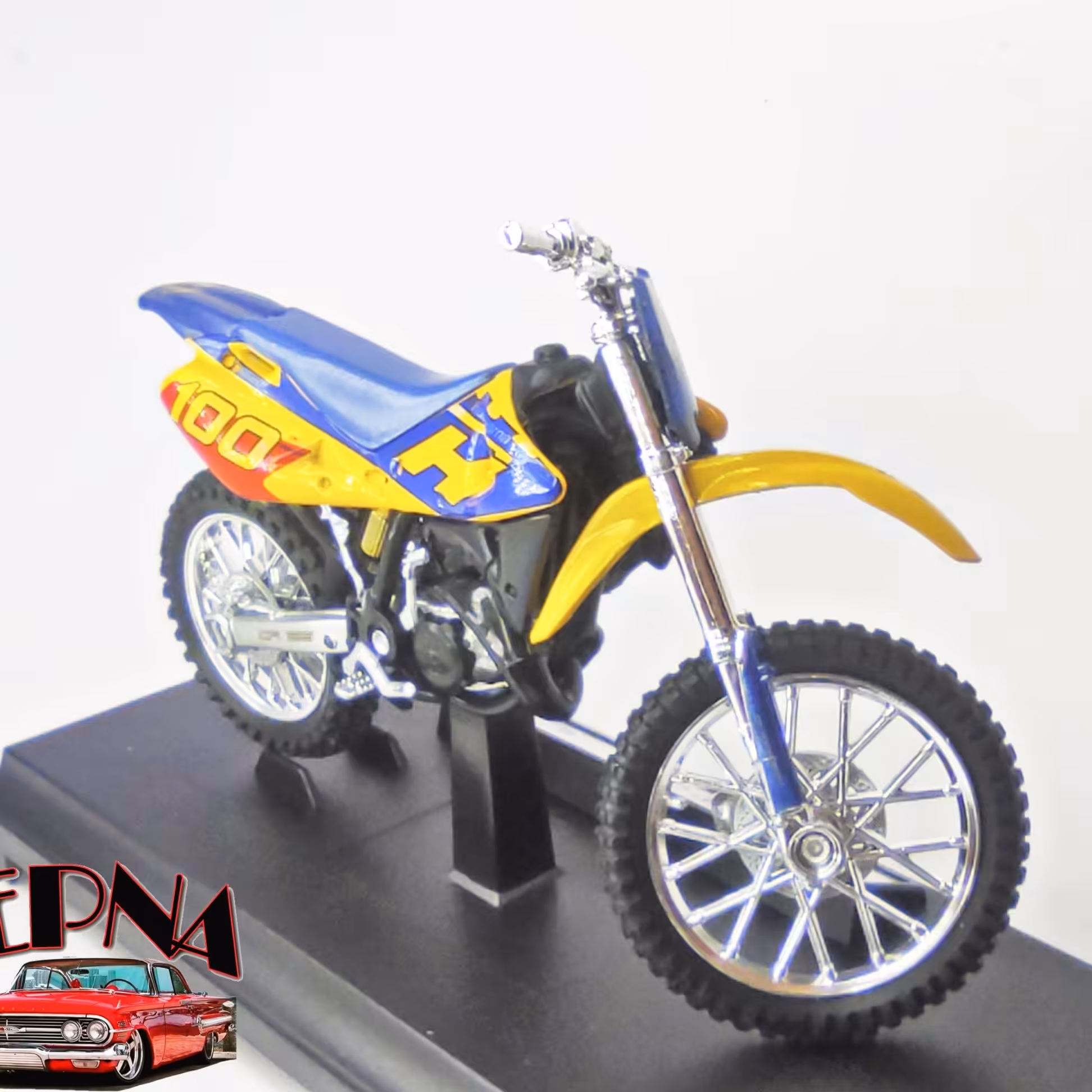 ماکت موتورسیکلت husqvarna cr125، برند ویلی،مقیاس 1/18 فرمان متحرک