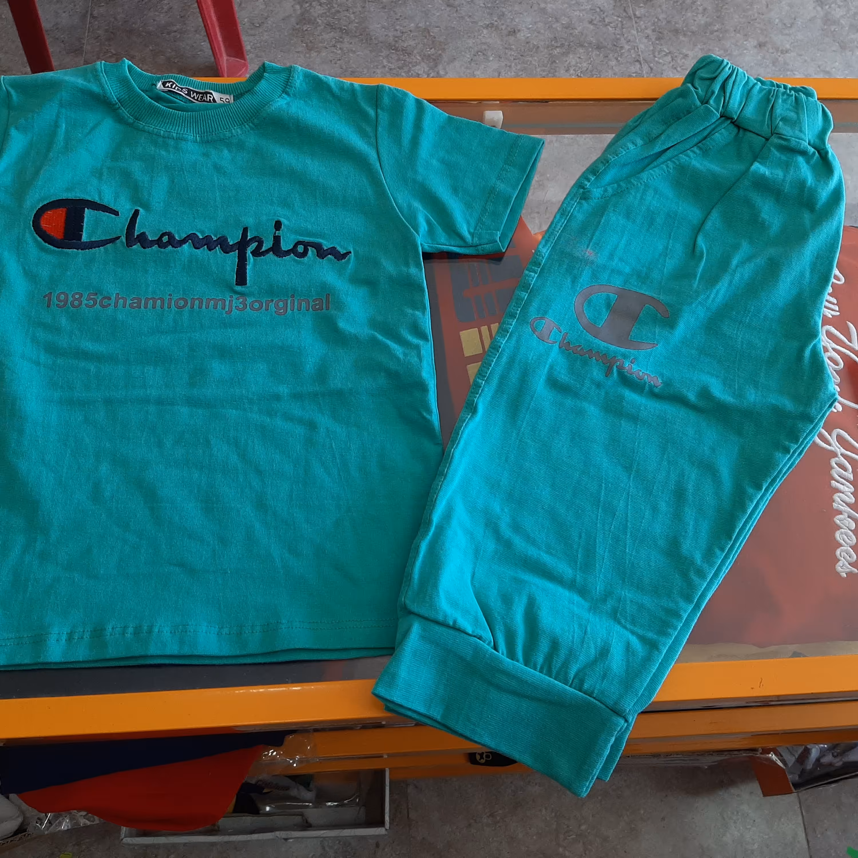 بلوز و شلوارک پسرانه سایز 45،50 رنگبندی متنوع جنس عالی 