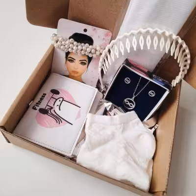 پک هدیه سفید دلبرمون