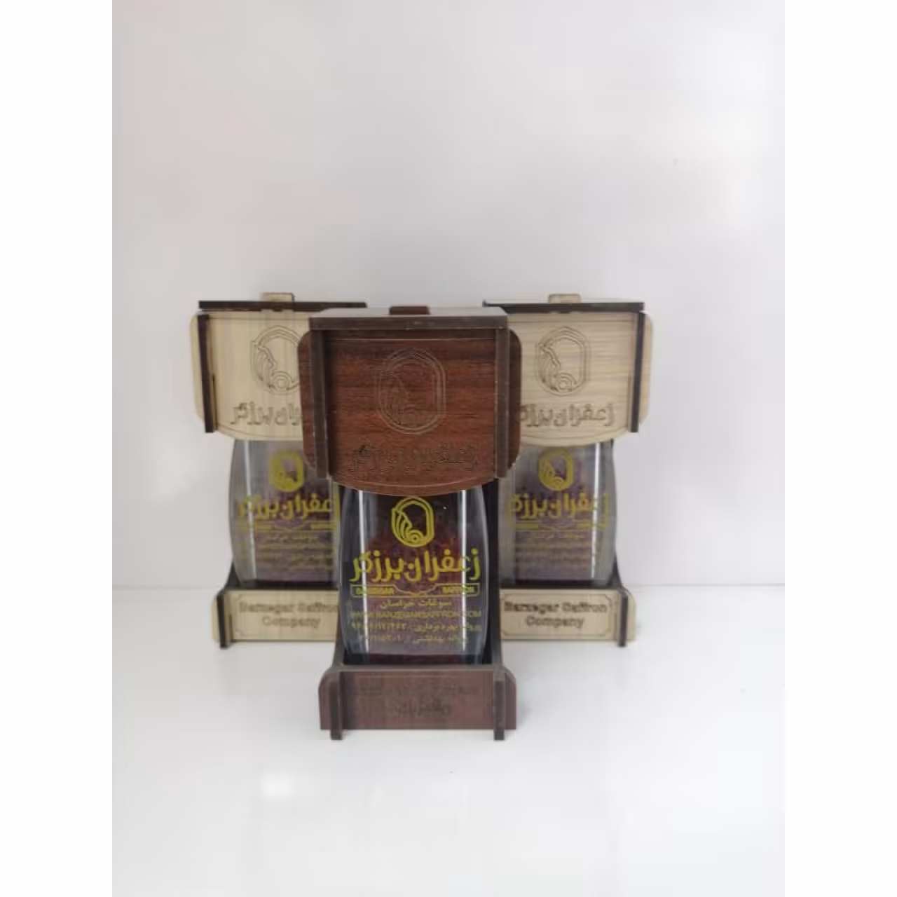 زعفران نگین ممتاز راش چوبی کریستالی یک مثقال آقای عطار