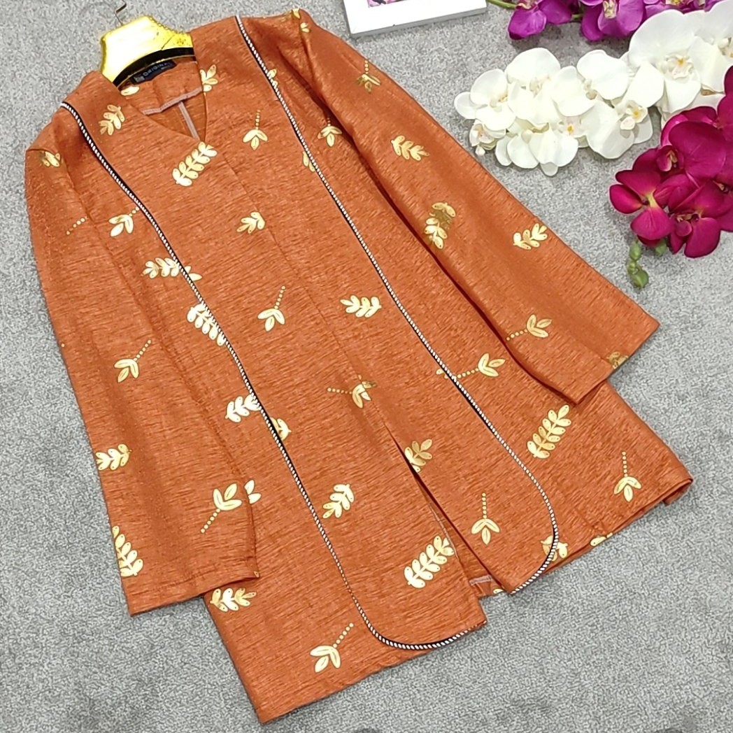 مانتوکتی مجلسی مدل طاها جنس کتان کریستال رنگبندی شتری نسکافه ای مشکی سفید کرم فری سایز 38تا46قیمت بااحترام 385000تومان