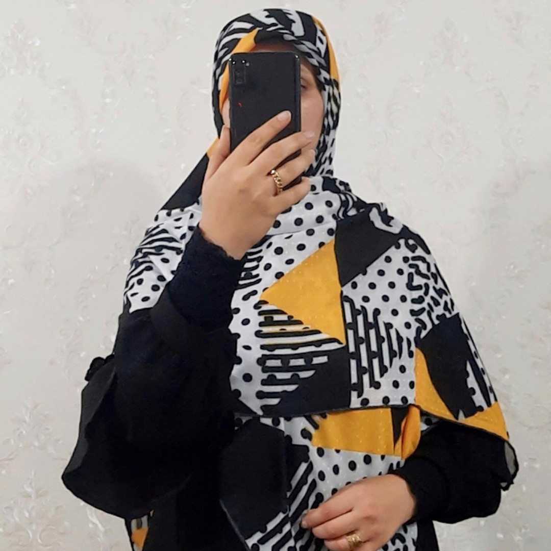 1 روسری نخی نگینی کریستالی دوردست دوز قواره 140 ایستایی خیلی خوبی داره