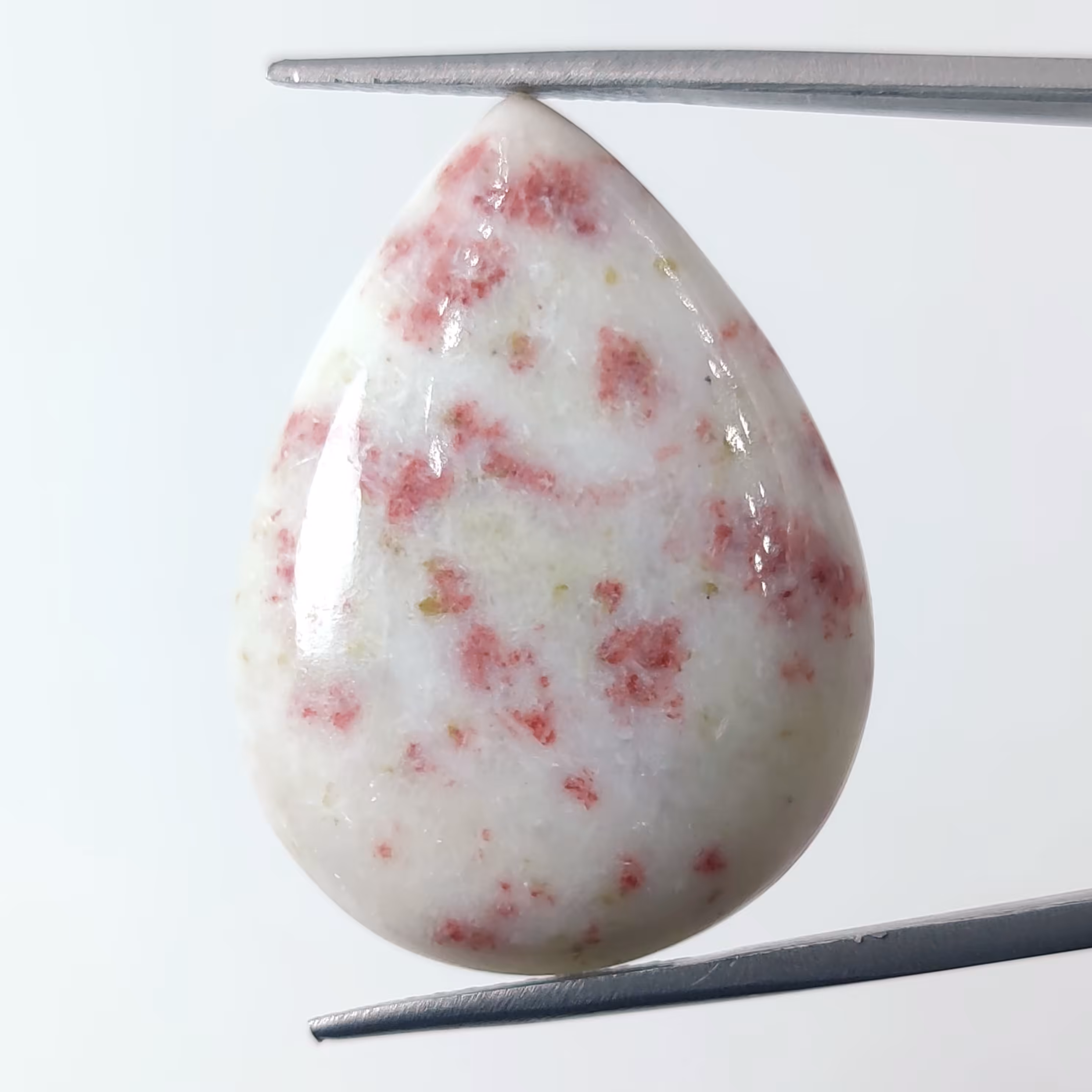 نگین سنگ سینابر یا شنگرف معدنی (کمیاب)