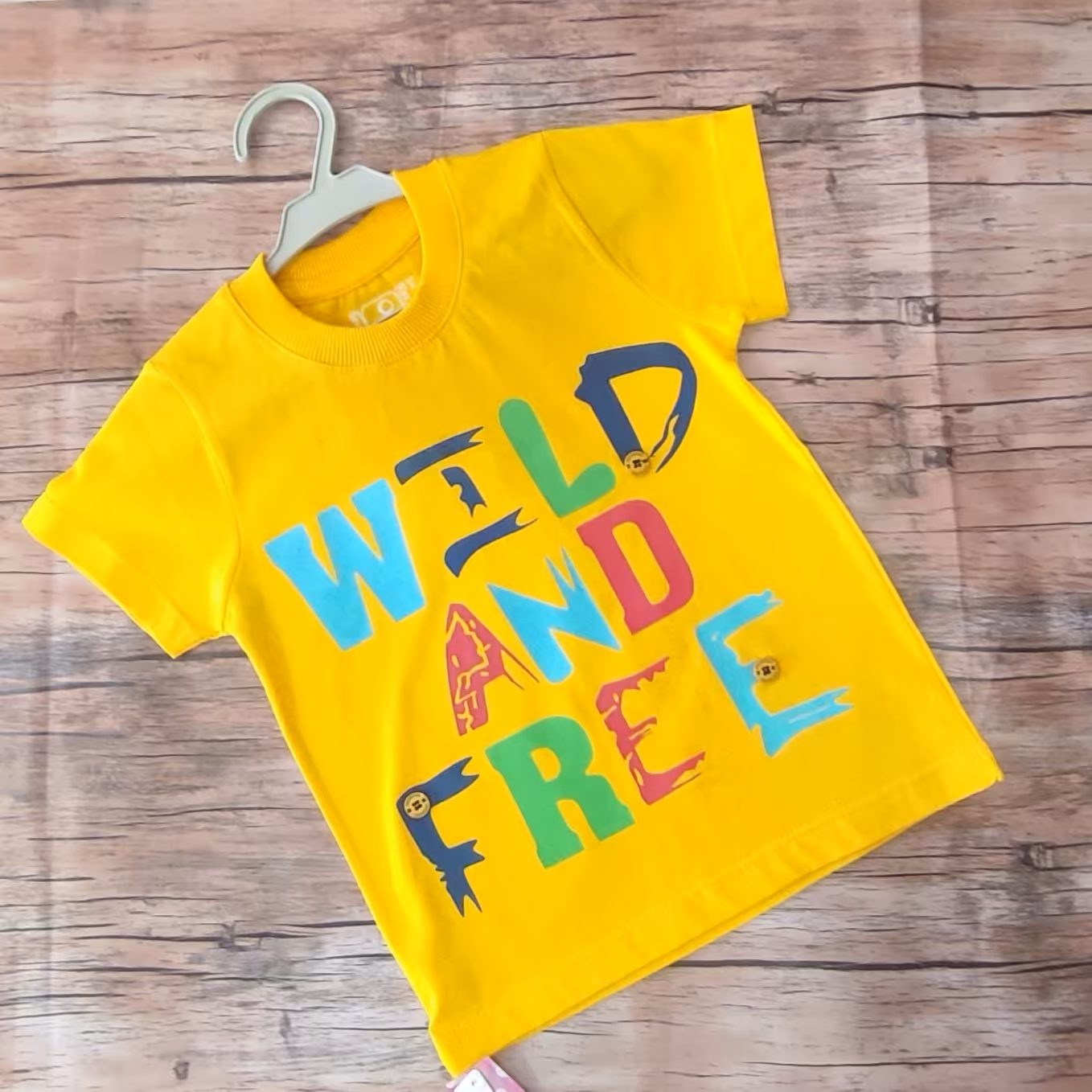 ست تیشرت و شلوارک پسرانه طرح wild سایز 40 و 45 و 50