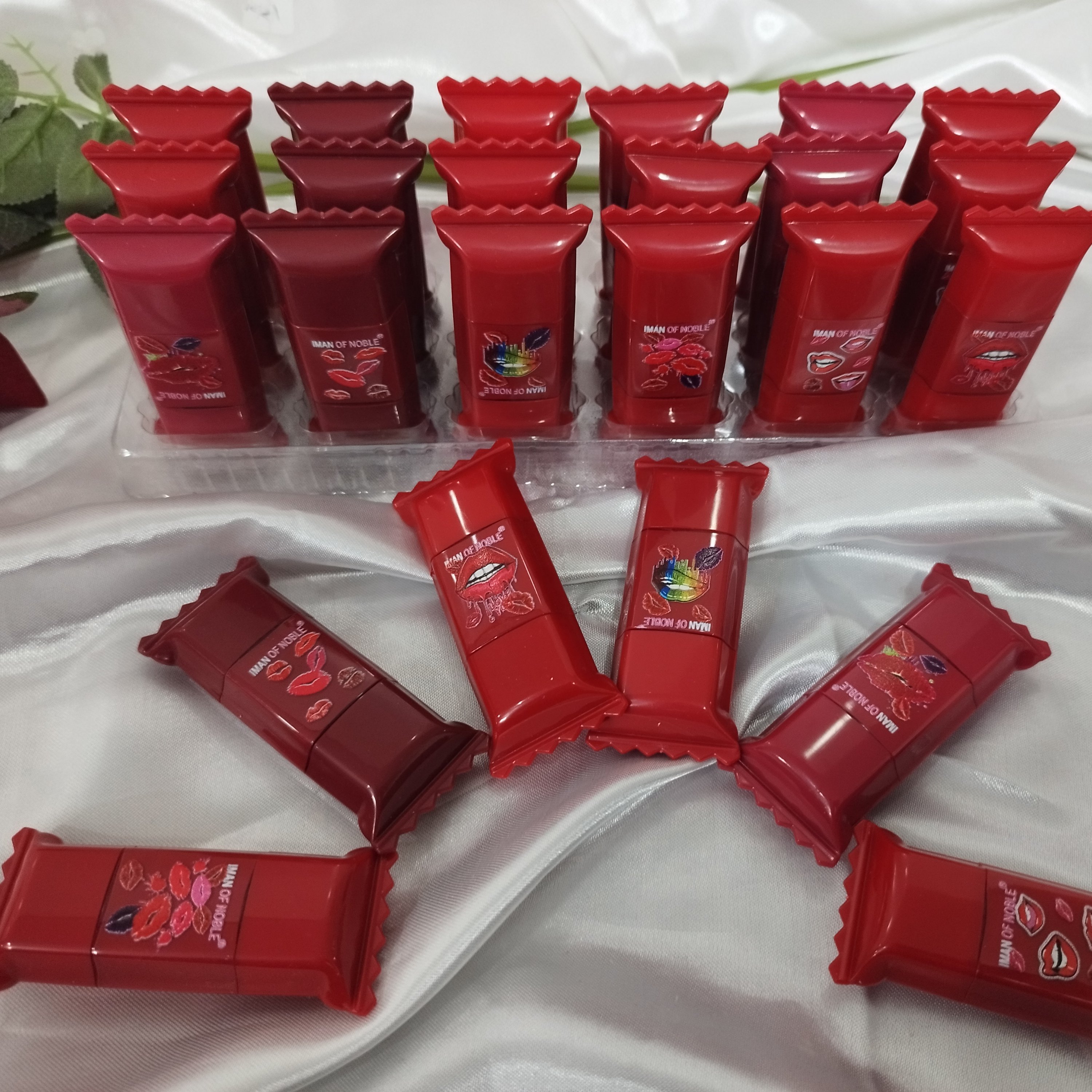 رژ مایع 24 ساعته طرح شکلاتی مناسب برای هدیه ولنتاین