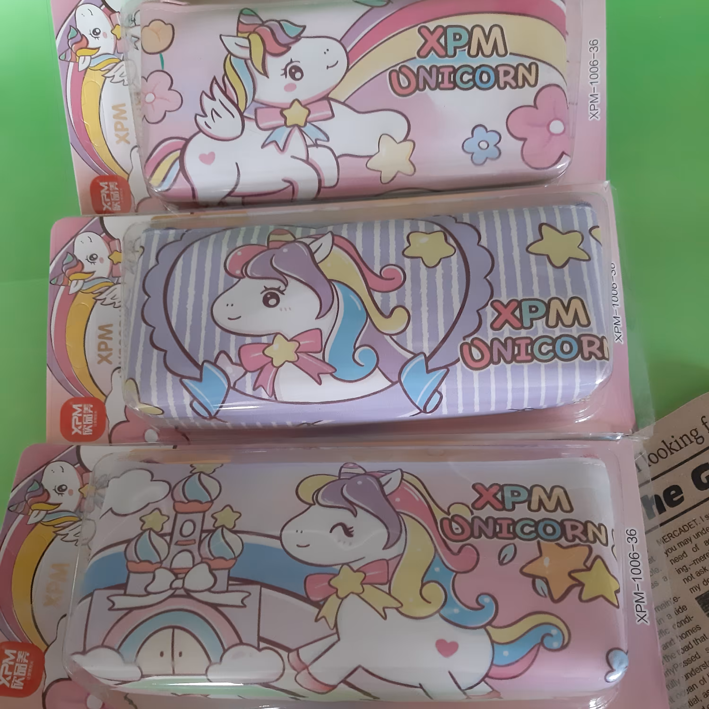 جامدادی خوشگل و جذاب یونیکورن فومی مقاوم  که با یک دستمال مرطوب تمیز میشه تک زیپ و جادار کیفیت بالا و زیبایی منحصربفرد