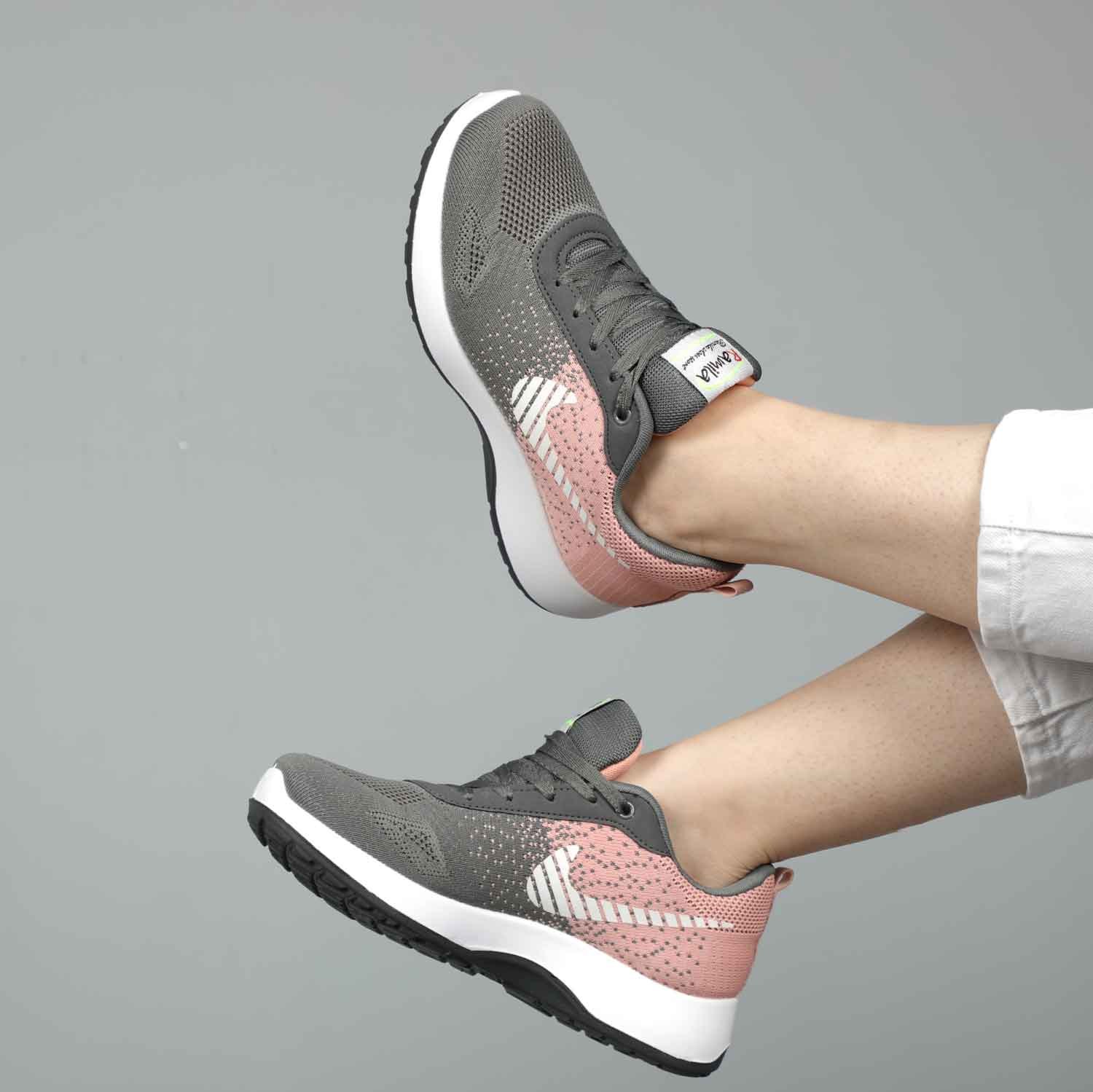 کتانی زنانه نایکی NIKE رنگ یاسی طوسی لاکچری اسپرت