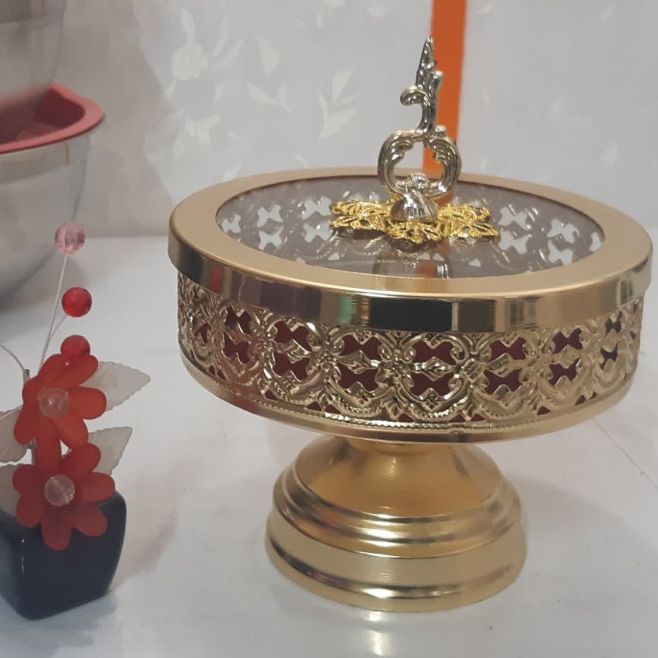 شکلات خوری پایه دار طلایی