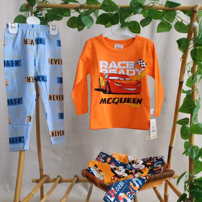 ست بلوز و شلوار پسرانه راحتی بهاره طرح مکویین