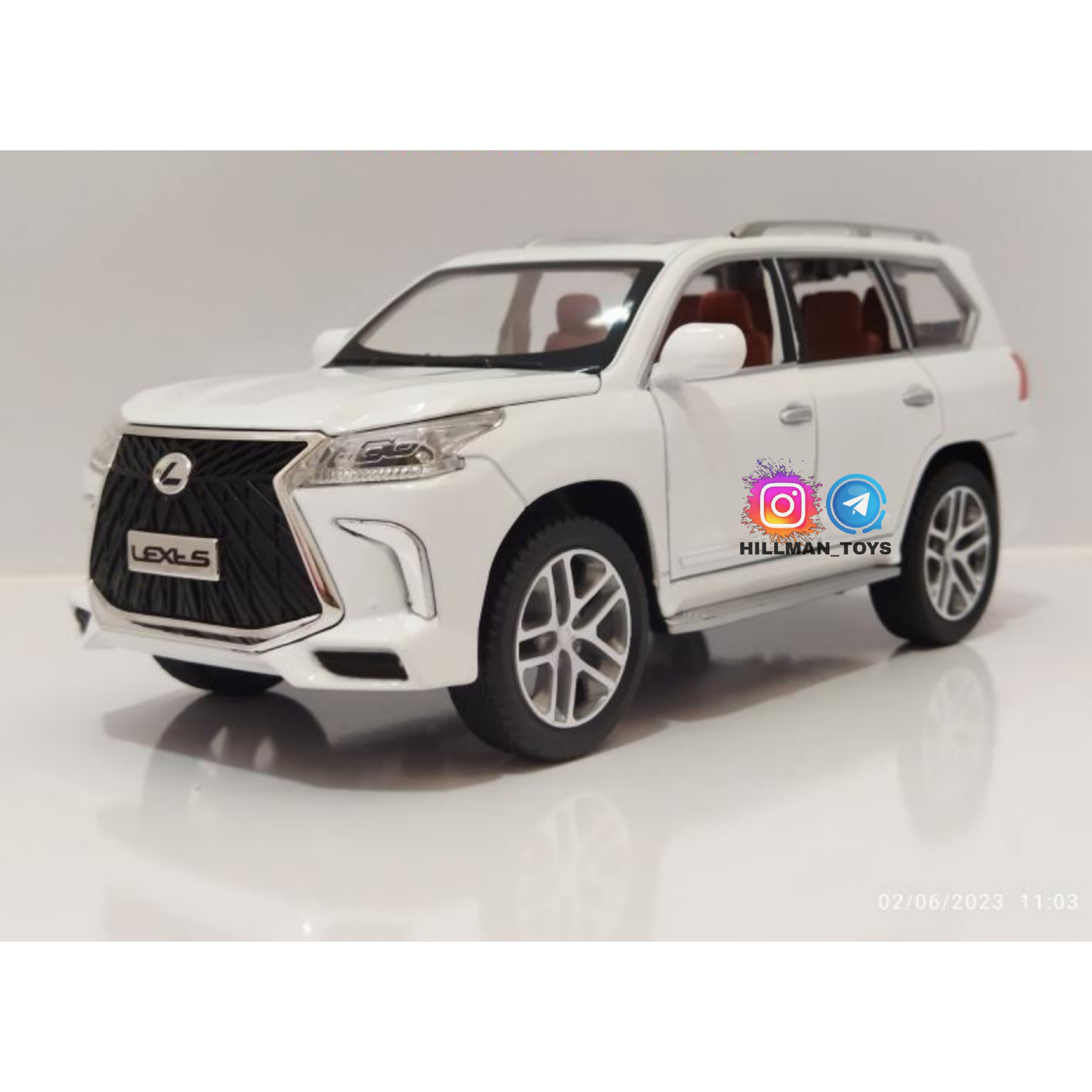 ماکت فلزی لکسوس LX570 موجود در رنگ های سفید،مشکی و آبی نفتیمقیاس بزرگ 1-24