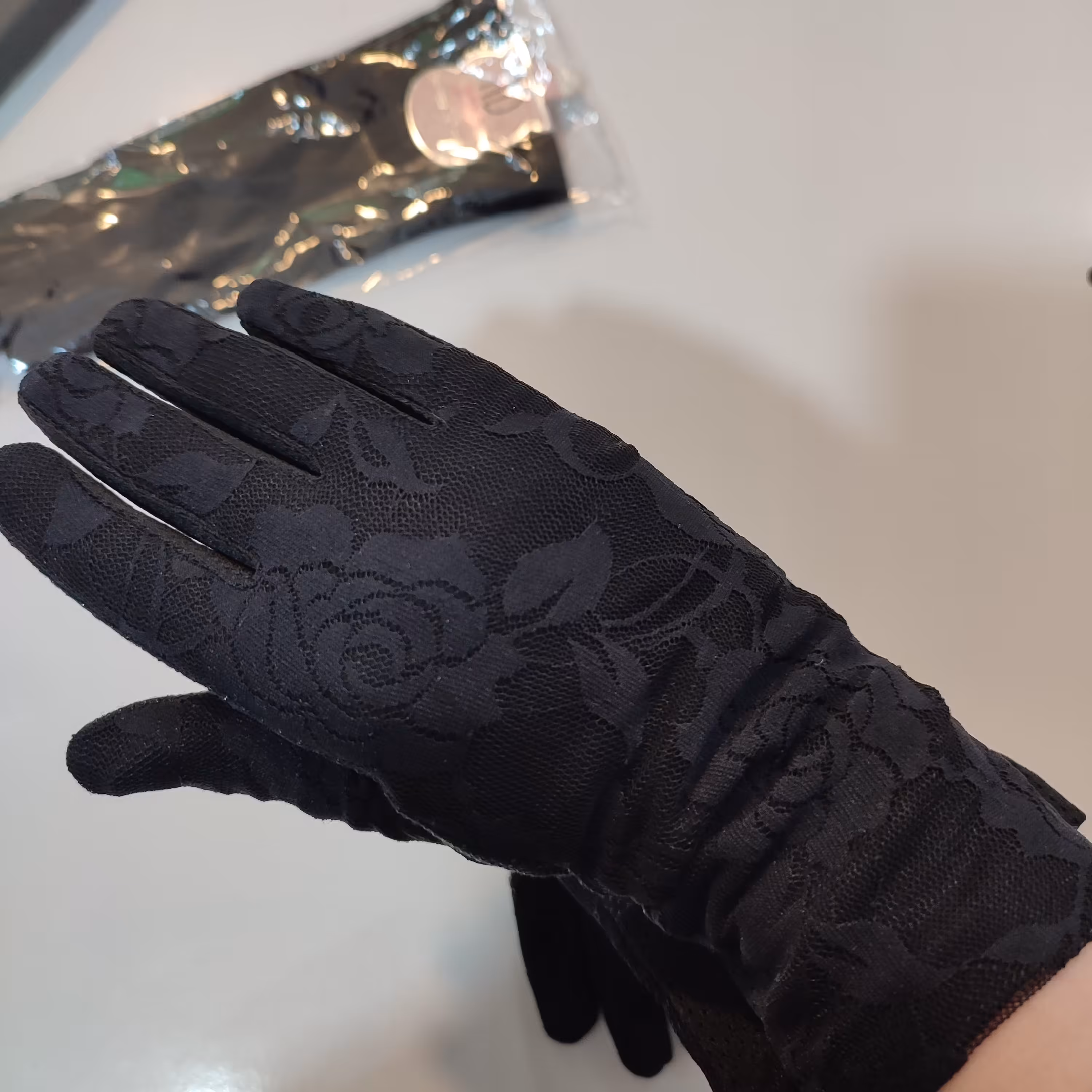 دستکش زنانه گیپور  آستر دار  رنگ طوسی