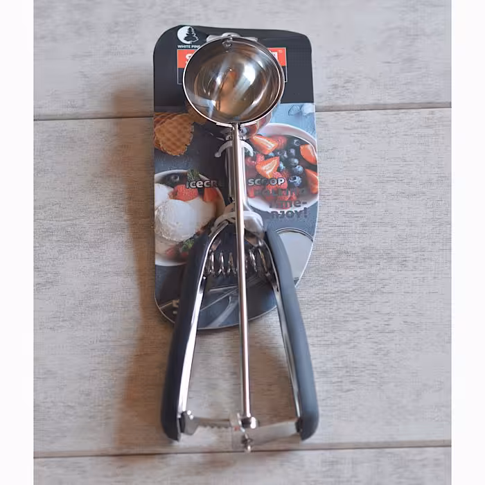 اسکوپ زن بستنی شنگیا