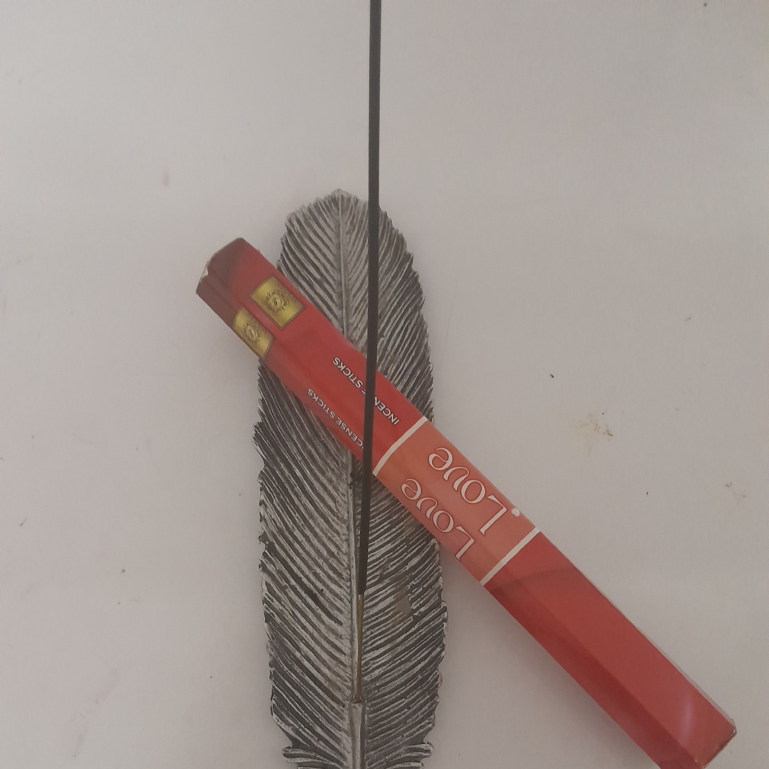 عود سلطان مدل love  اورجینال زمان سوخت 45 دقیقه رایحه فانتزی و شیرین در بسته بیست عددی