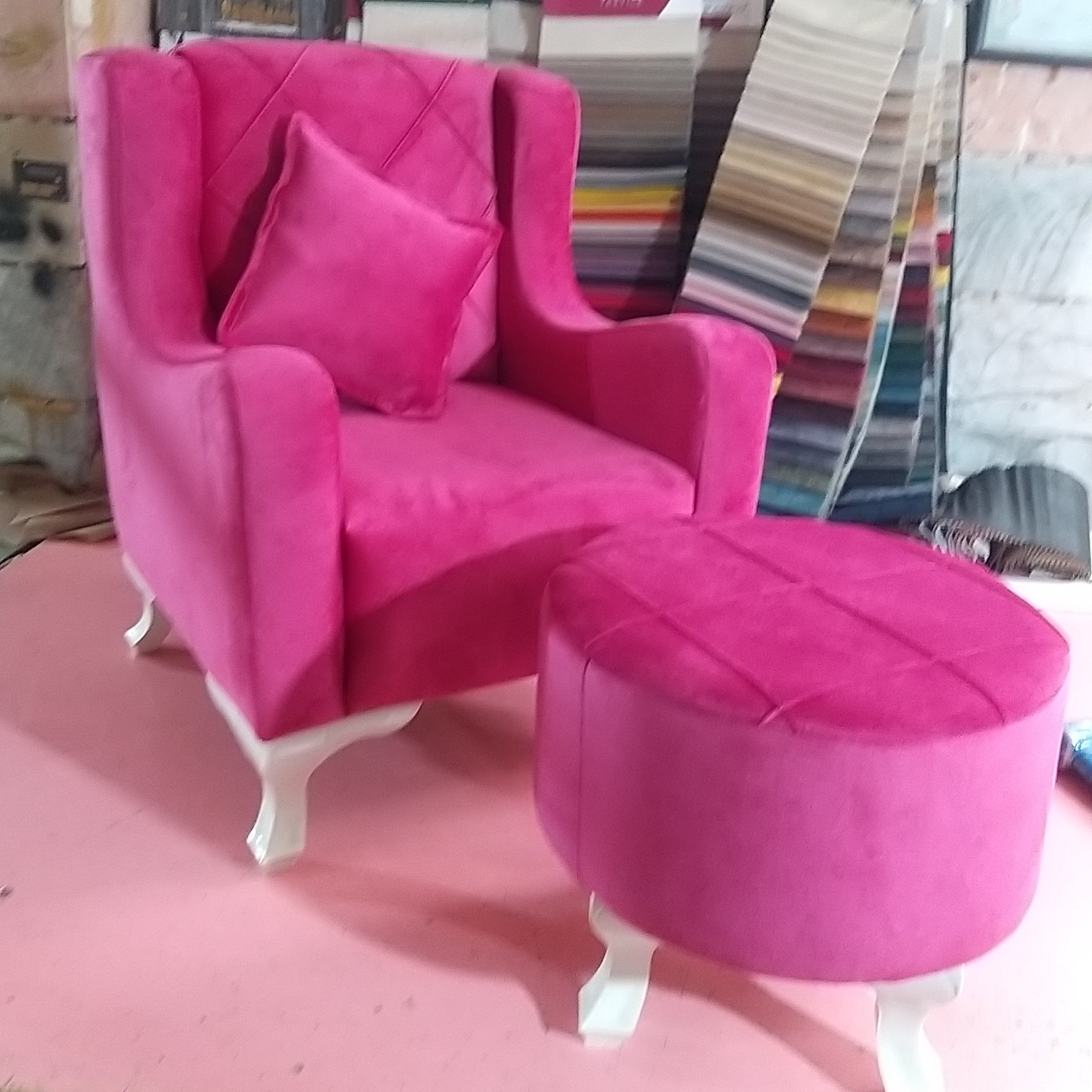 مبل کودک سرخ ابی
