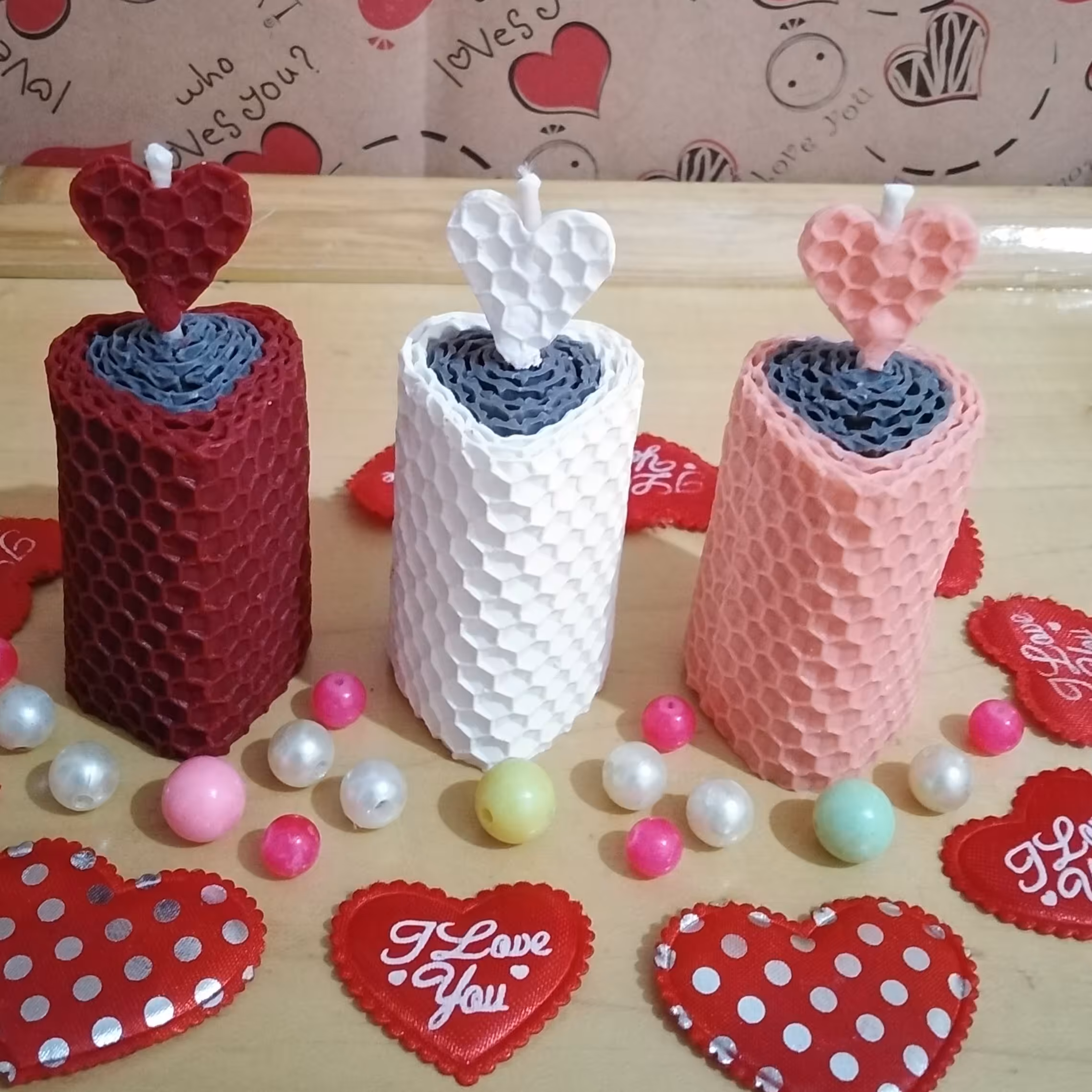 شمع بیزوکس استوانه ای قلبی دورنگ با ارتفاع 9 سانت و عرض 4 سانت، قیمت برای یک عدد