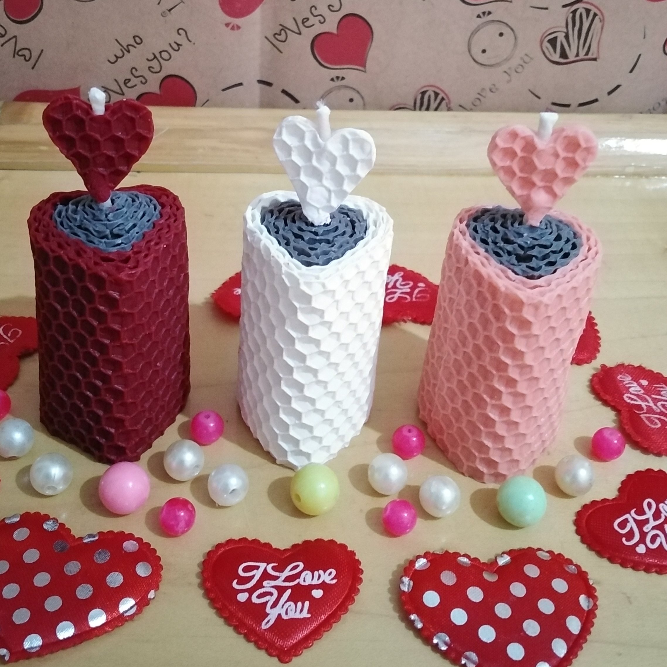 شمع بیزوکس استوانه ای قلبی دورنگ با ارتفاع 9 سانت و عرض 4 سانت، قیمت برای یک عدد