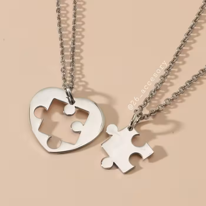 گردنبند پازلی
استیل و رنگ ثابت 
مناسب دوستای خیلی صمیمی برای ساختن یه ست خفن