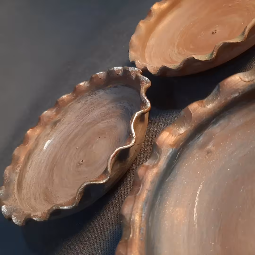 کاسه  پذیرایی کهنه کاری شده