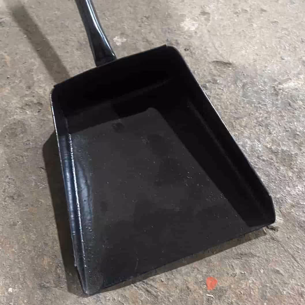 بیلچه ذغال، کفگیر یا بیلچه زغال جمع کن