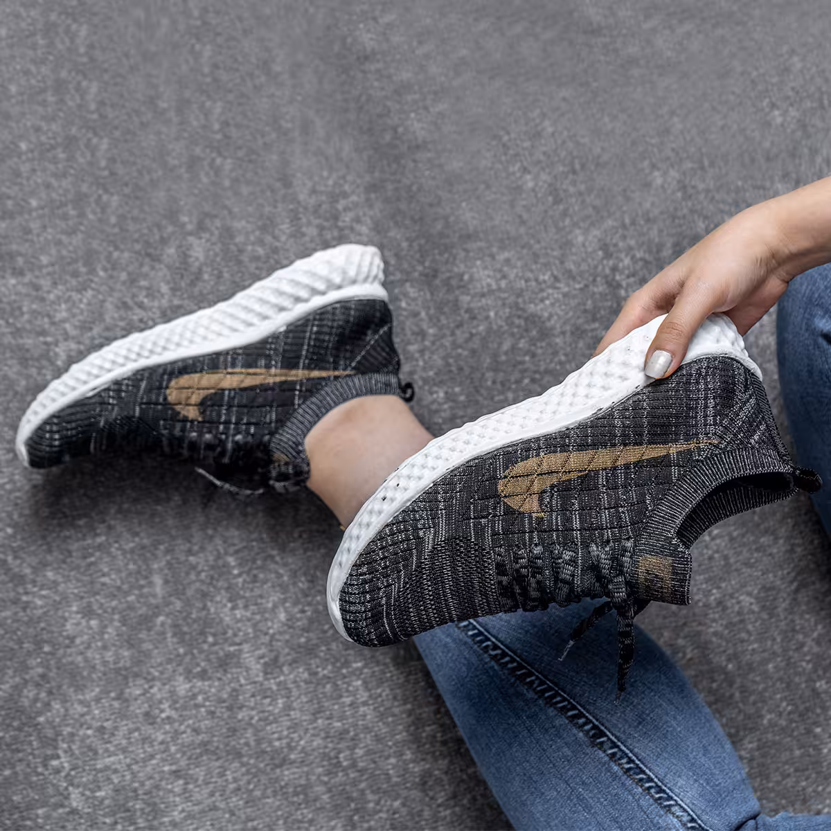 کفش ورزشی Nike زنانه مدل Minor