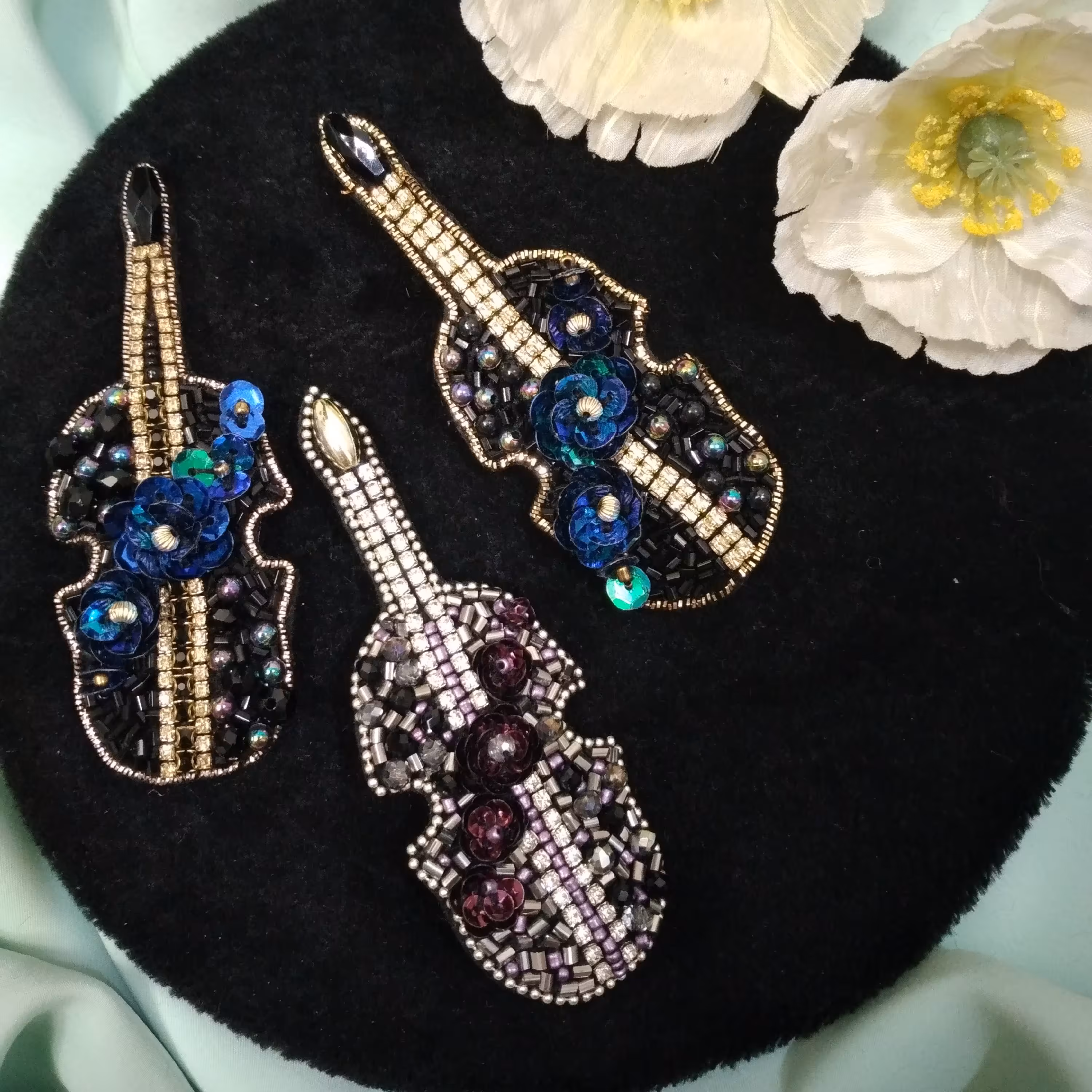 سنجاق سینه پیکسلی